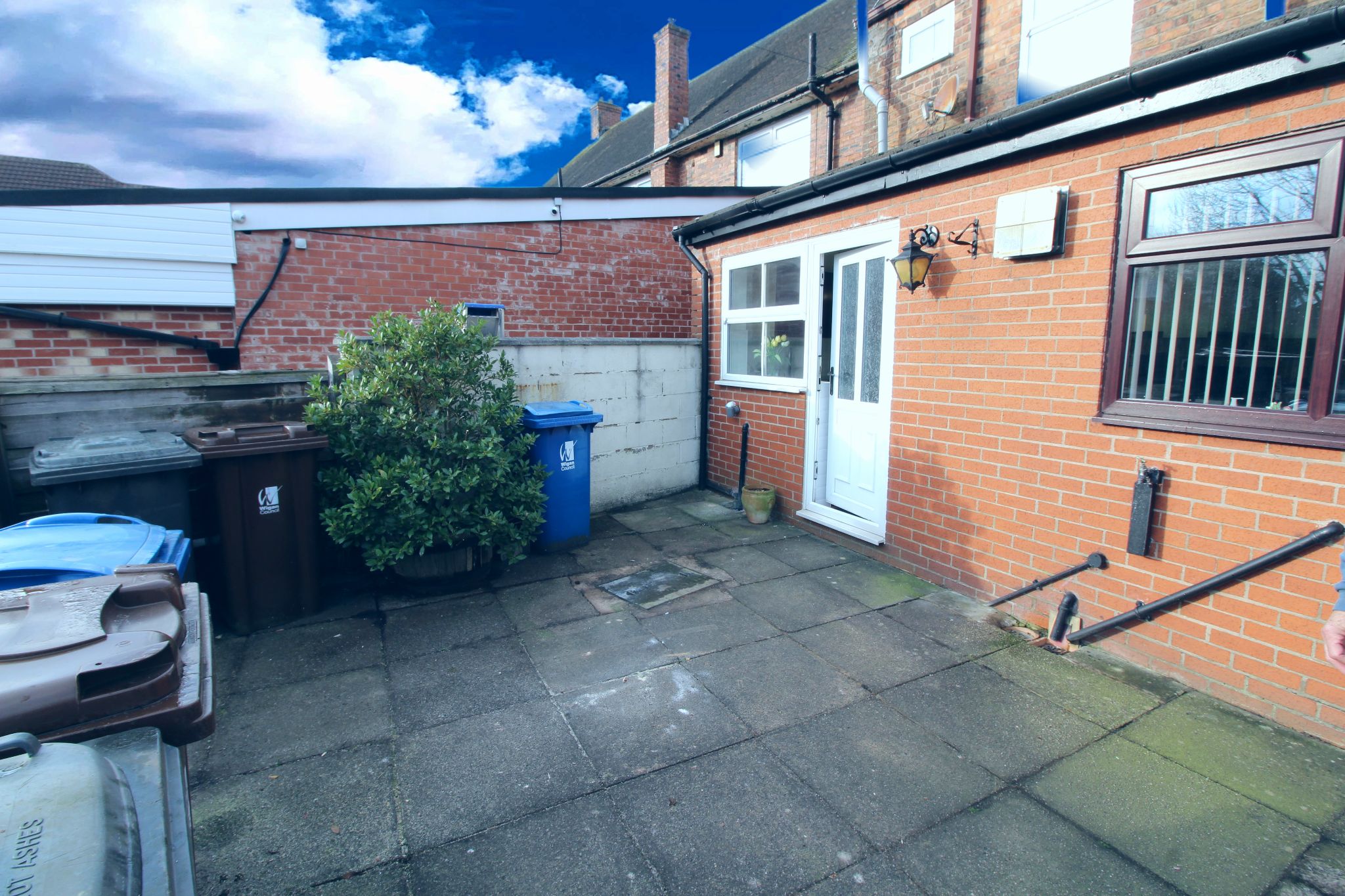 2 bedroom mid terraced house Let in Wigan - Photograph 14.
