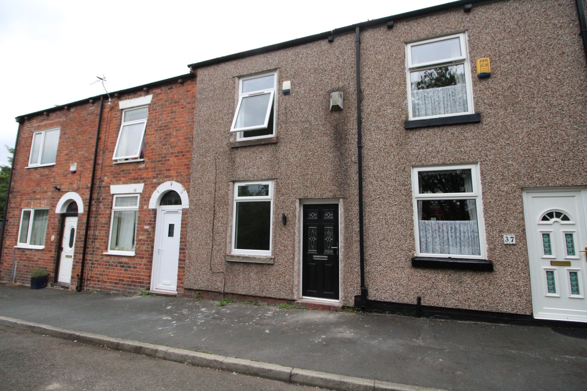 2 bedroom mid terraced house To Let in Wigan - Property photograph.