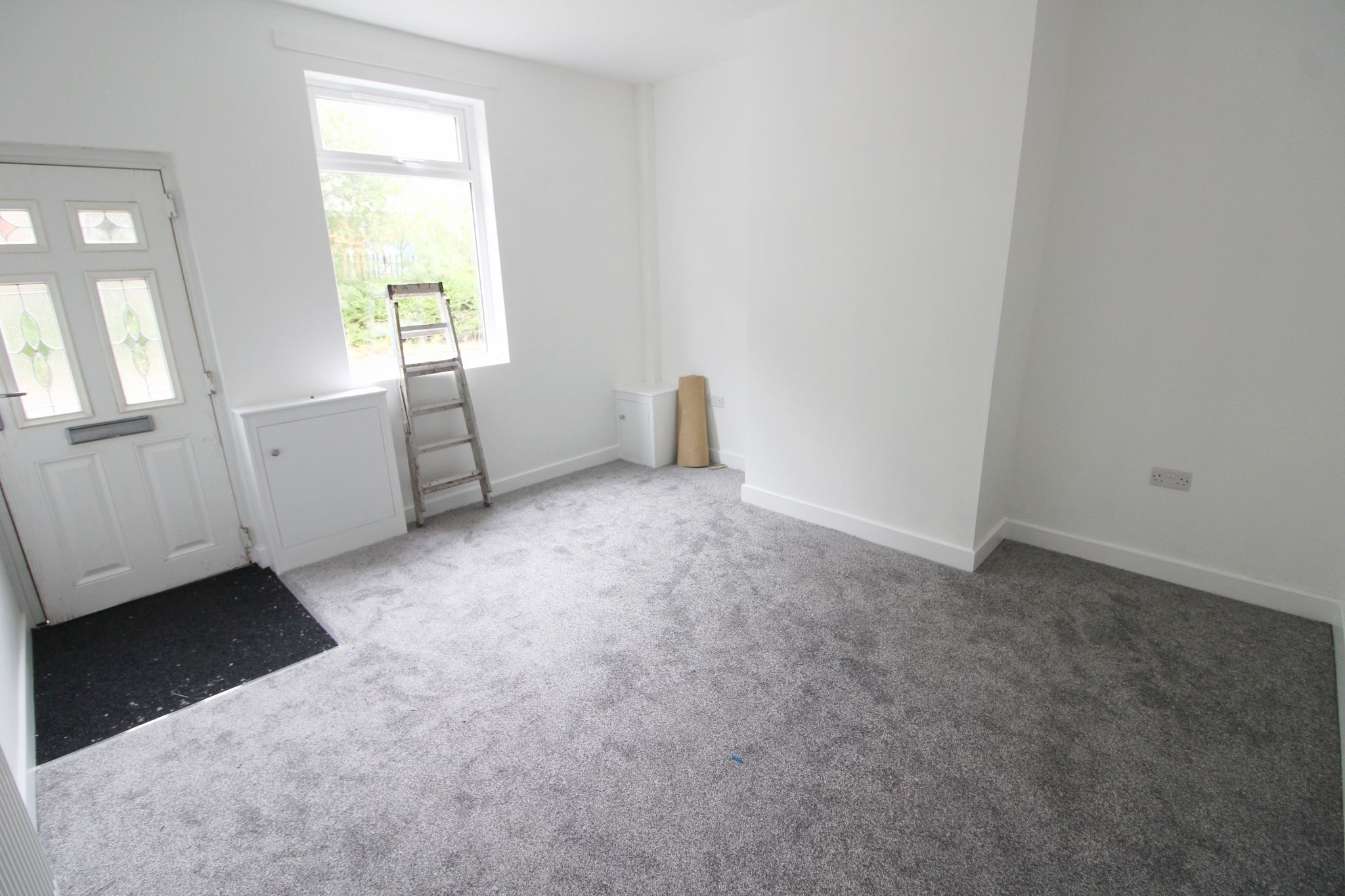 2 bedroom mid terraced house To Let in Wigan - Property photograph.