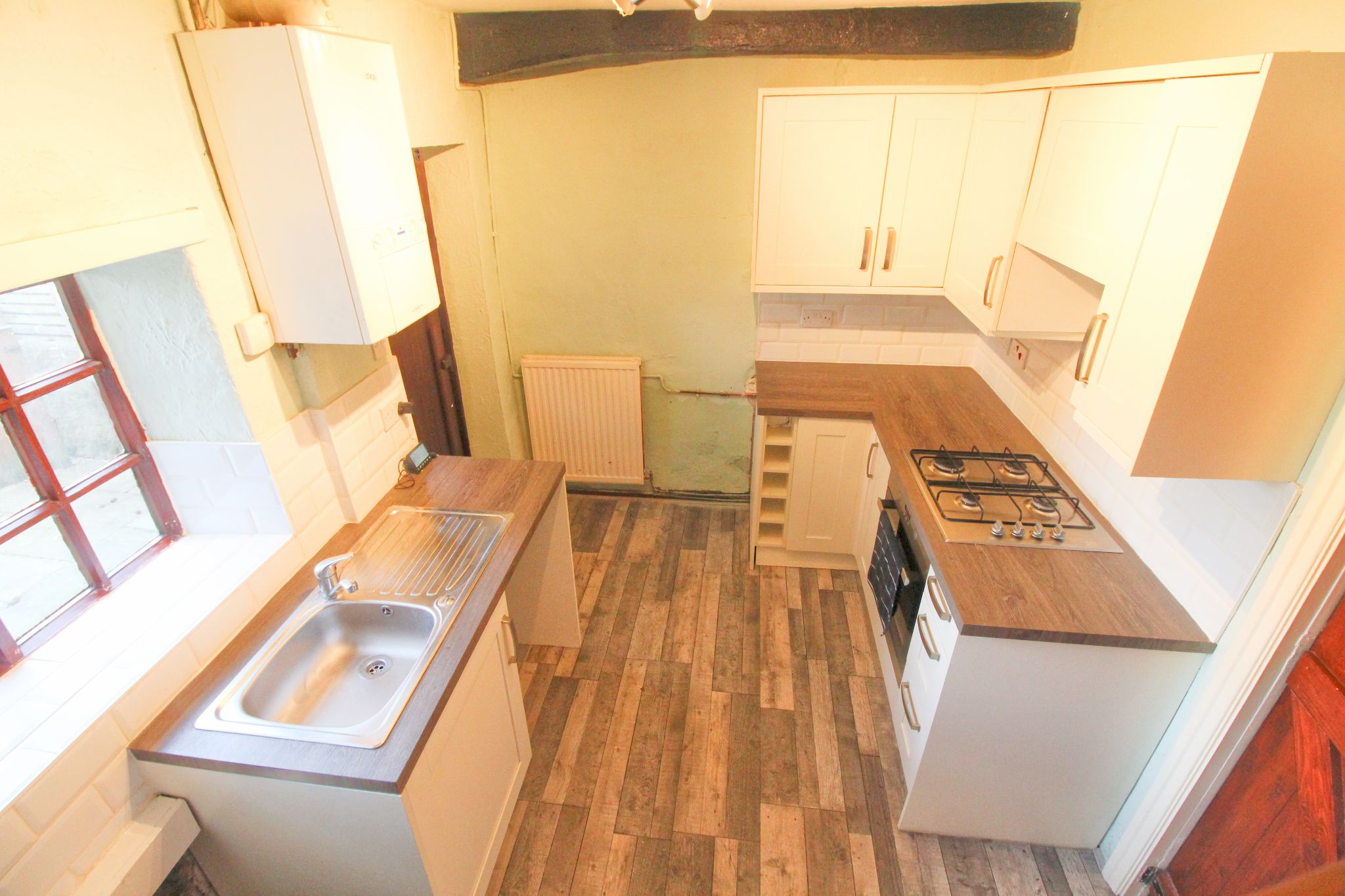 2 bedroom cottage house To Let in Wigan - Photograph 6.