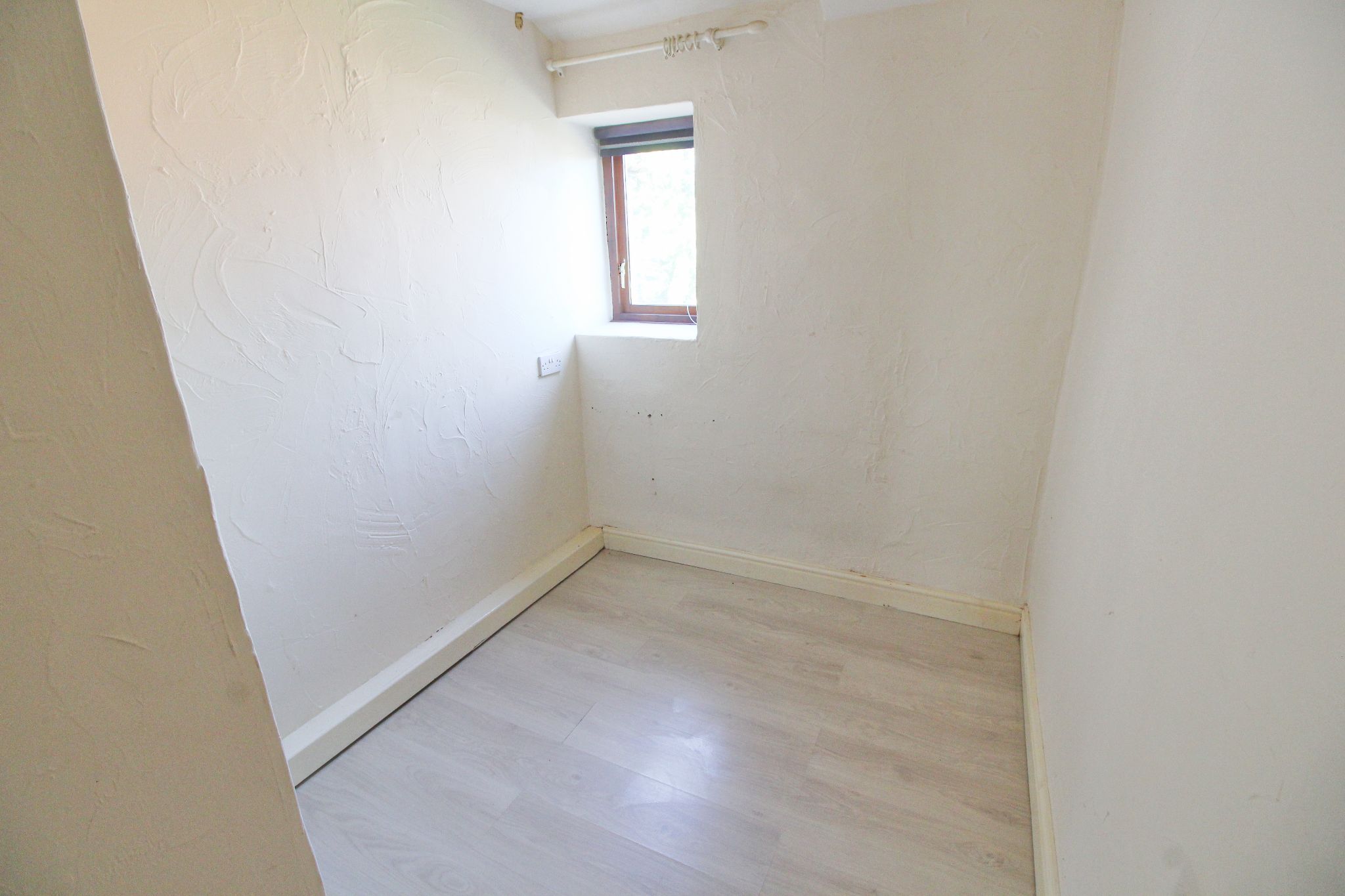 2 bedroom cottage house To Let in Wigan - Photograph 8.