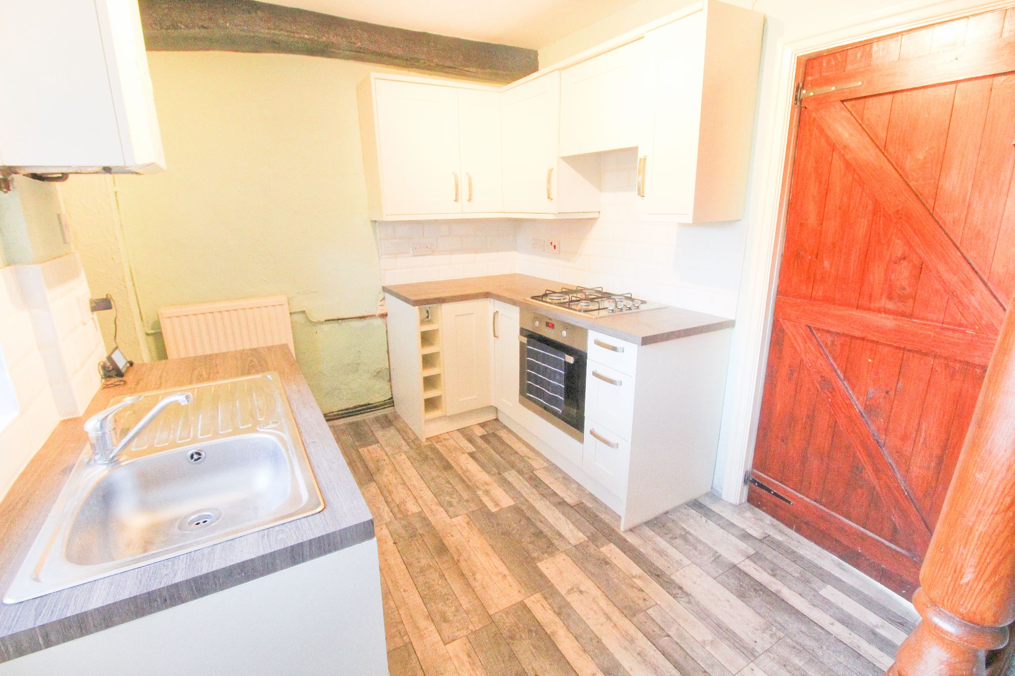 2 bedroom cottage house To Let in Wigan - Photograph 5.