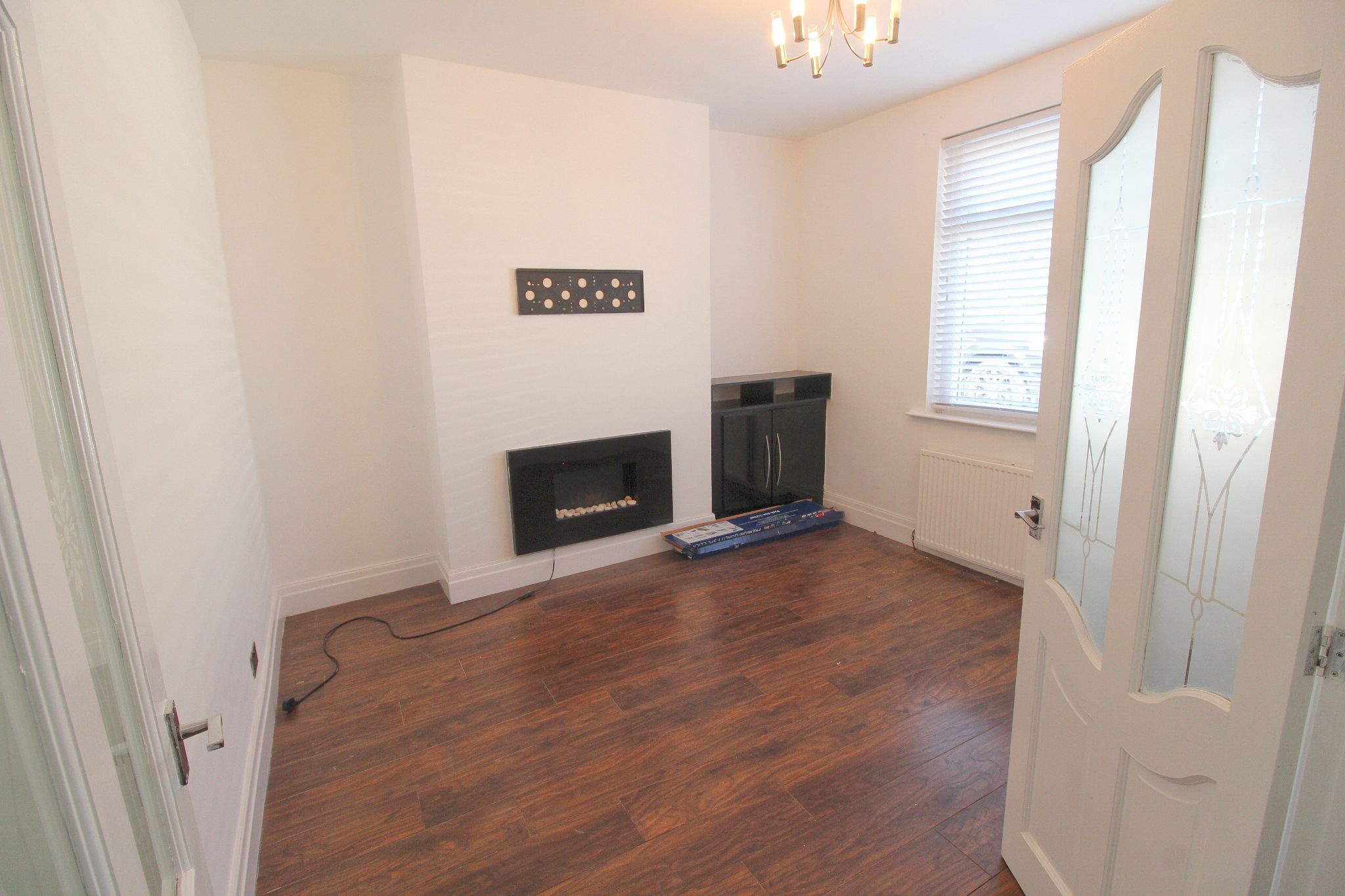 3 bedroom mid terraced house Let in Wigan - Photograph 3.