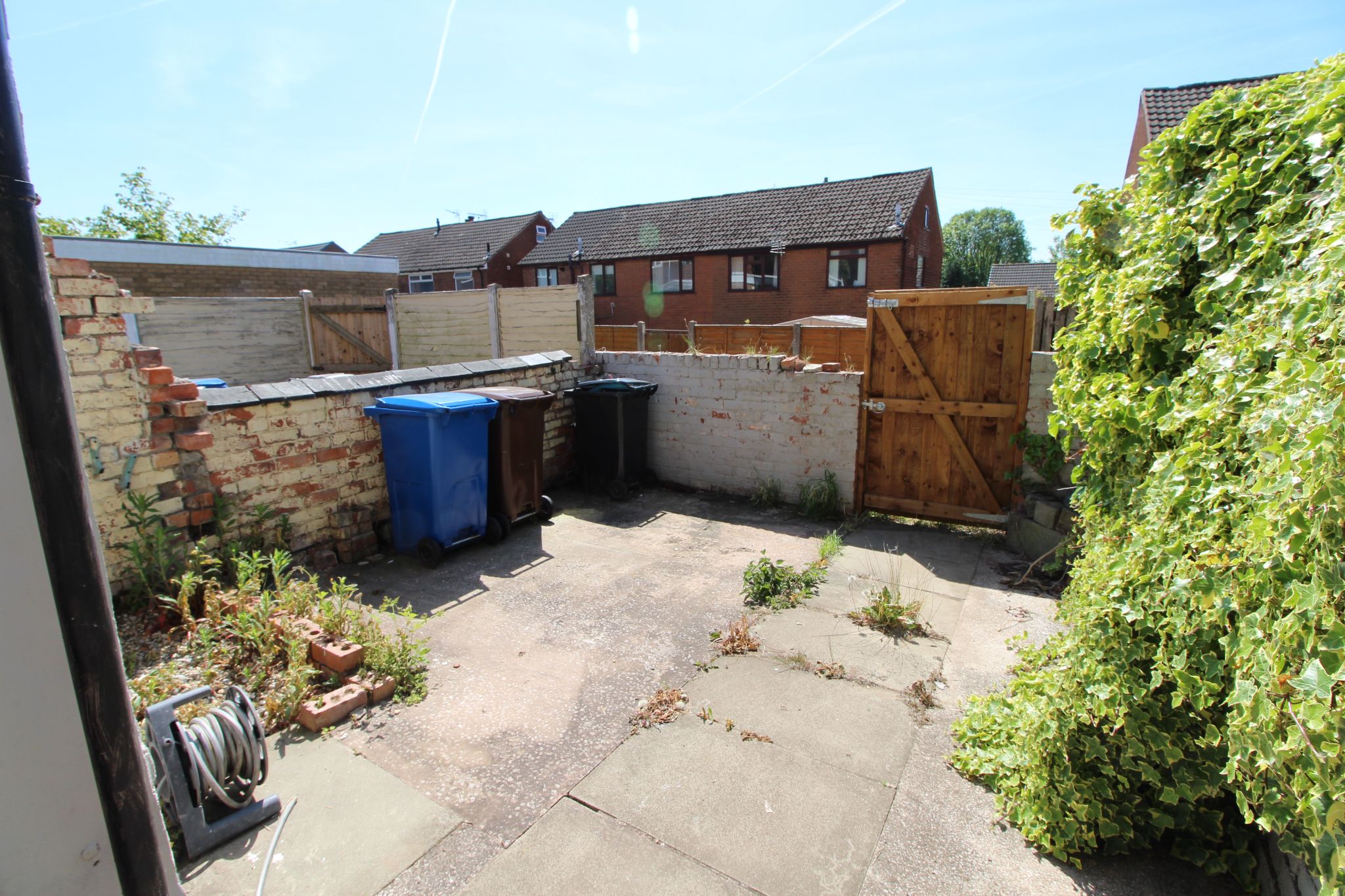3 bedroom mid terraced house Let in Wigan - Photograph 13.