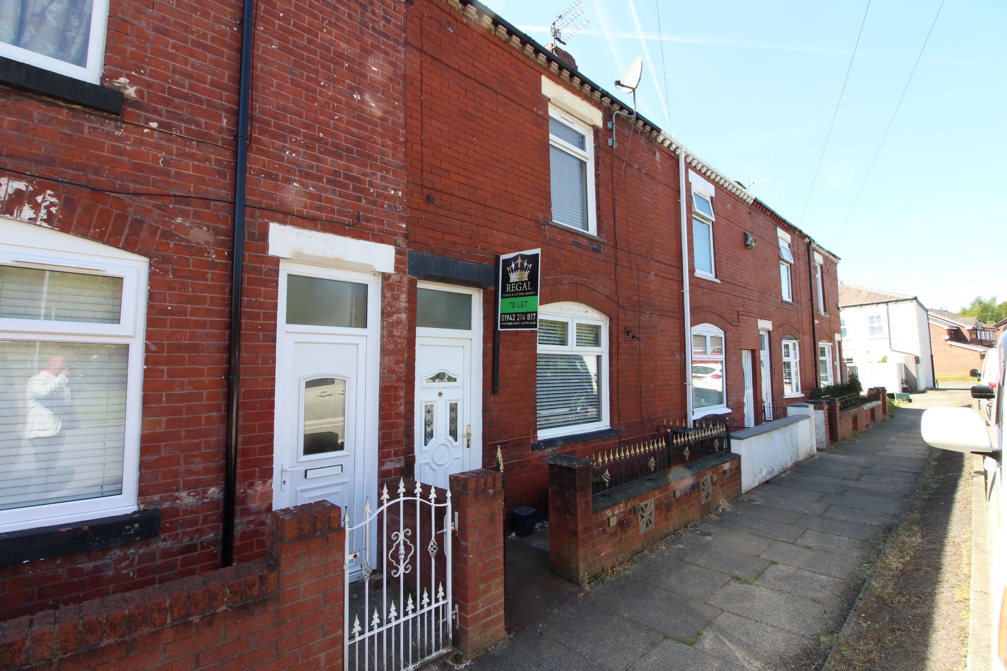 3 bedroom mid terraced house Let in Wigan - Photograph 2.