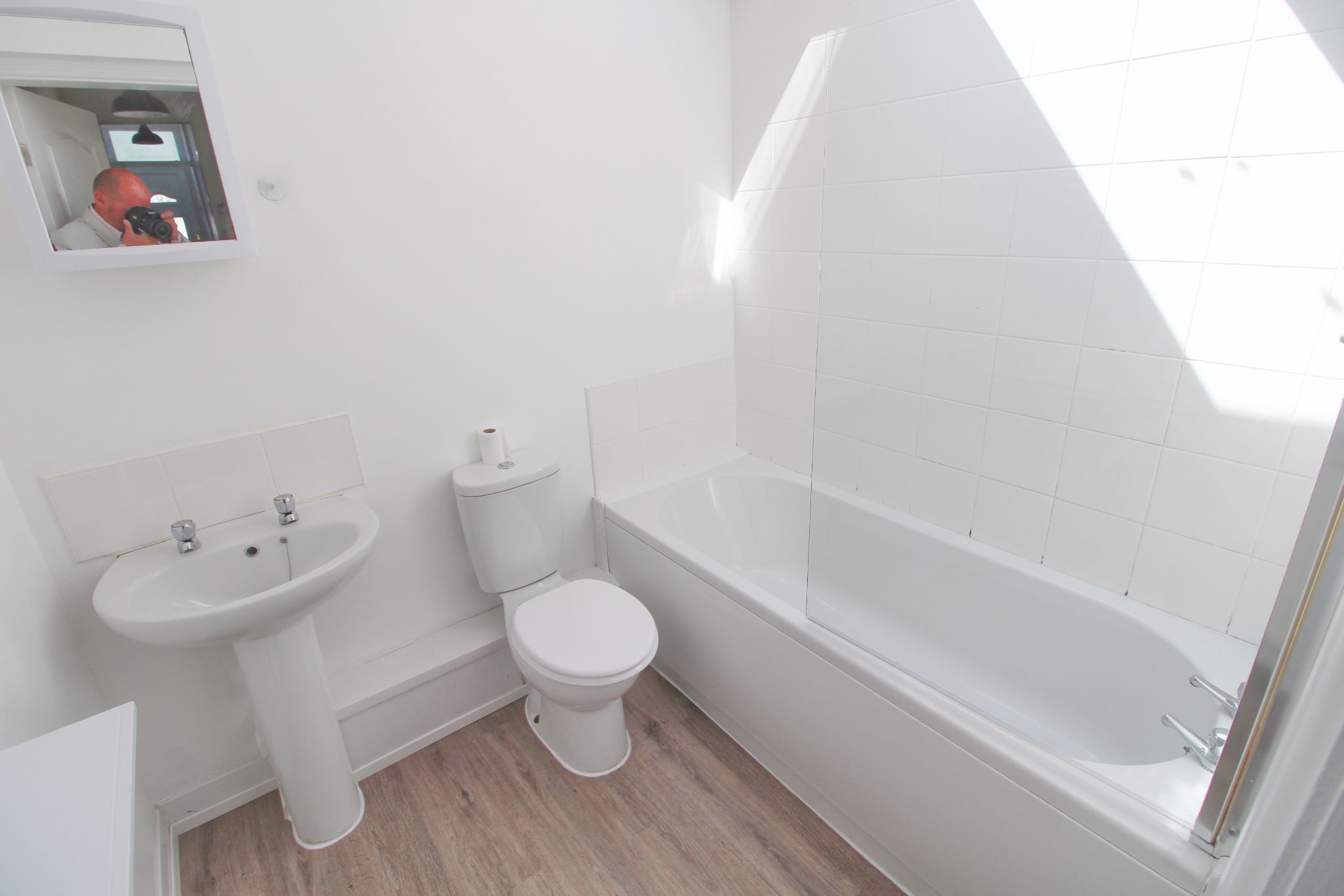 3 bedroom mid terraced house Let in Wigan - Photograph 8.