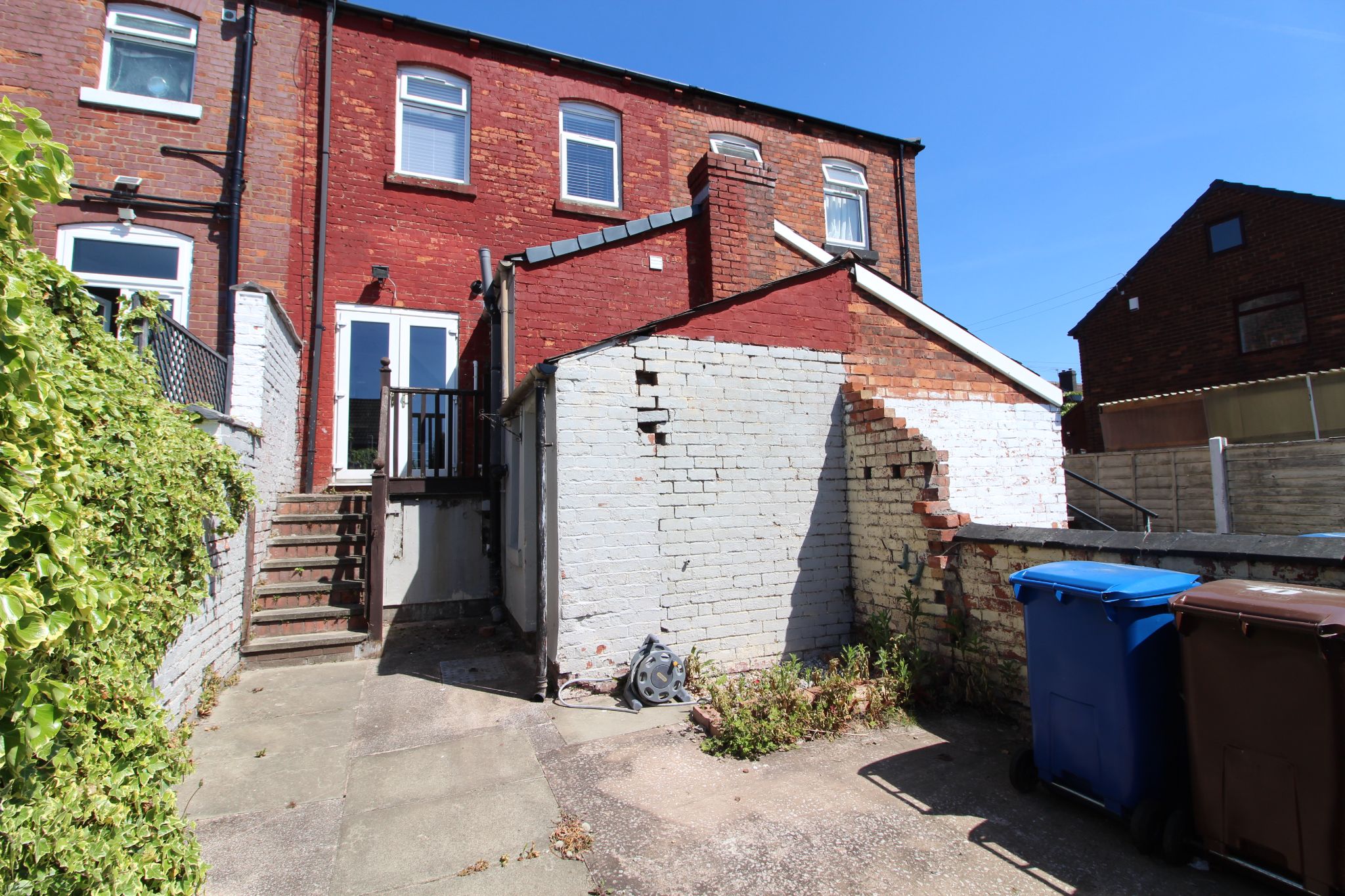 3 bedroom mid terraced house Let in Wigan - Photograph 14.