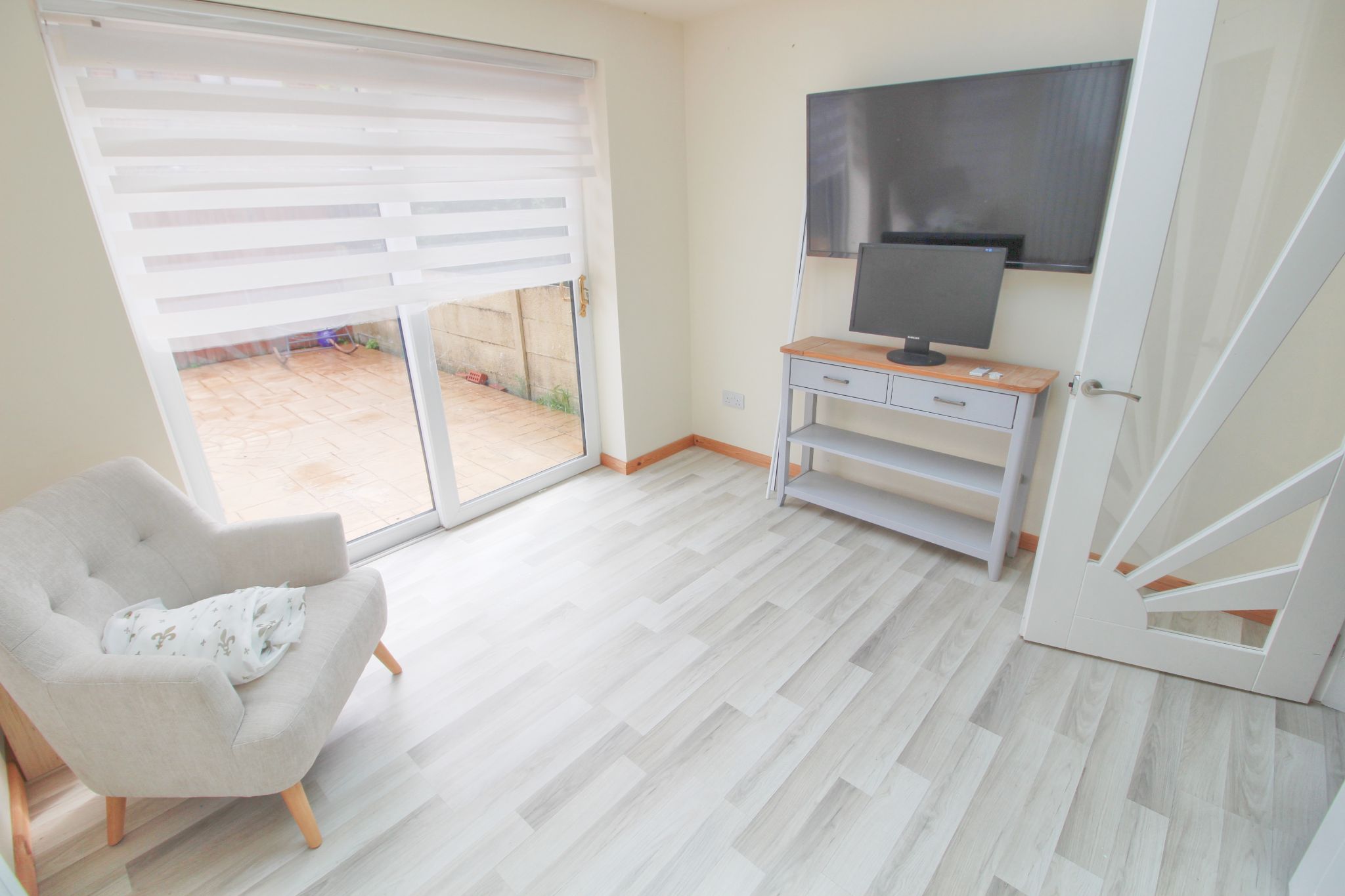 3 bedroom semi-detached house Let in Wigan - Photograph 5.