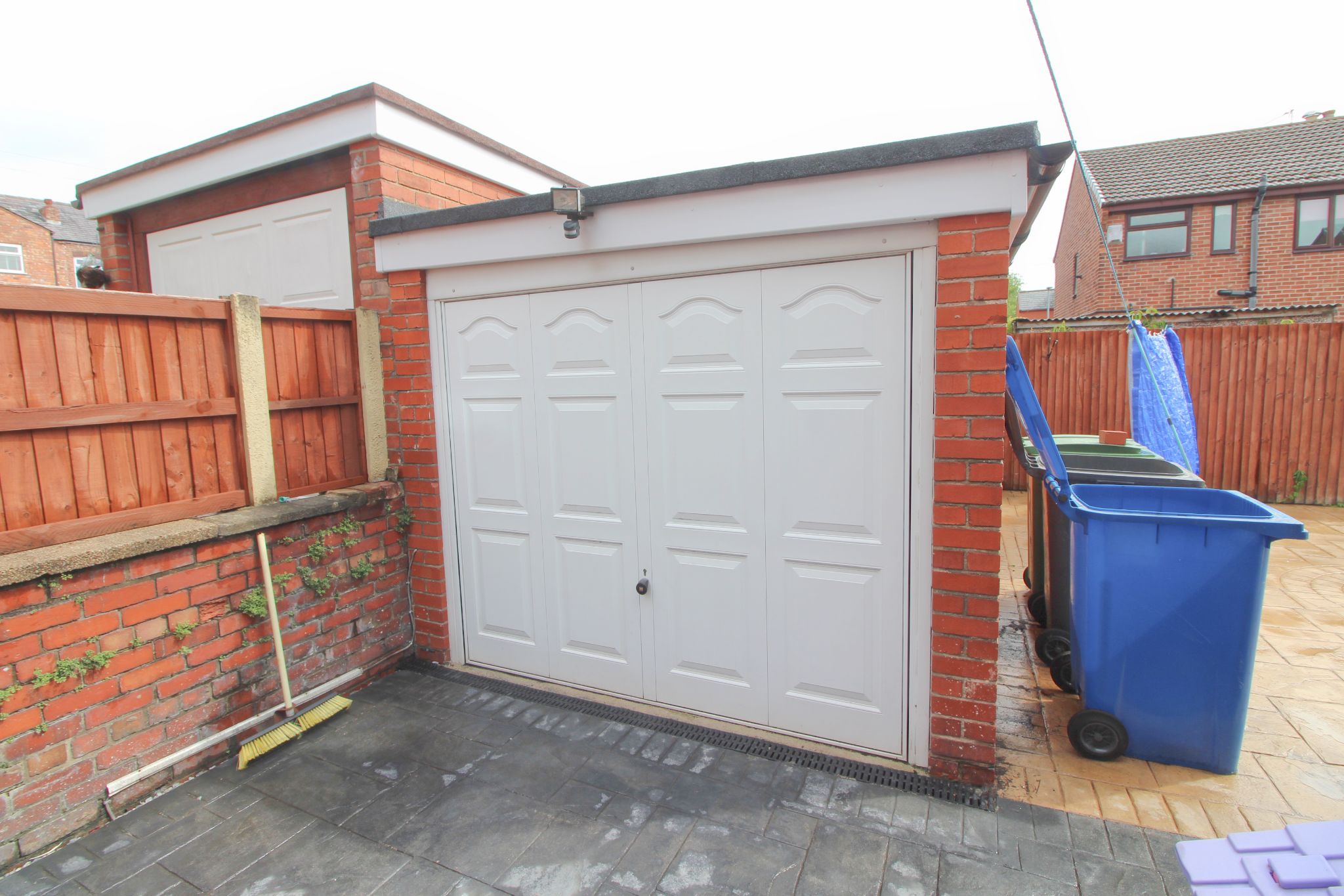 3 bedroom semi-detached house Let in Wigan - Photograph 17.