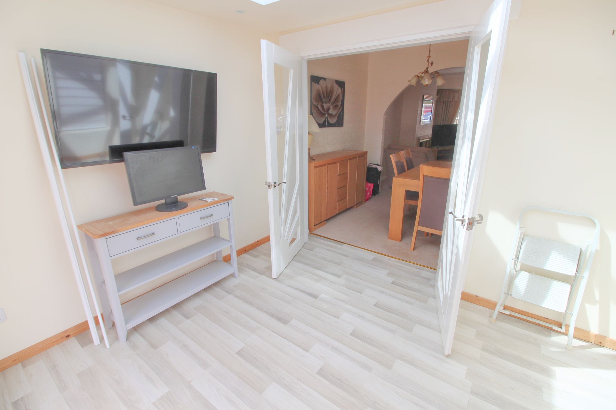 3 bedroom semi-detached house Let in Wigan - Photograph 6.