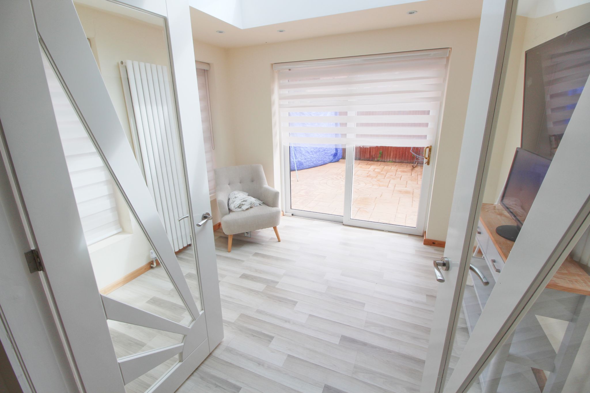 3 bedroom semi-detached house Let in Wigan - Photograph 4.