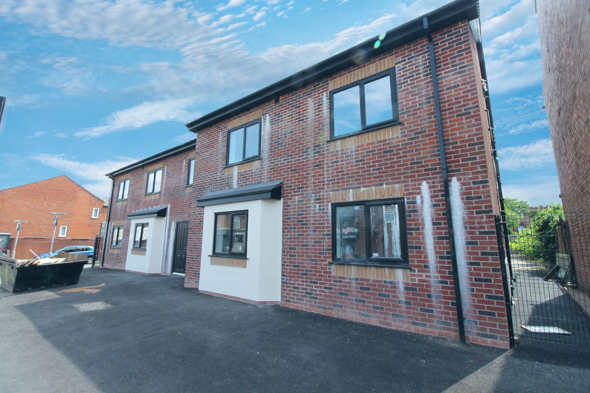 1 bedroom ground floor flat/apartment Let in Wigan - Photograph 2.