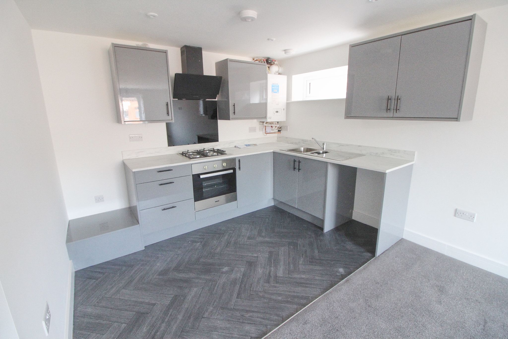 1 bedroom ground floor flat/apartment Let in Wigan - Photograph 8.