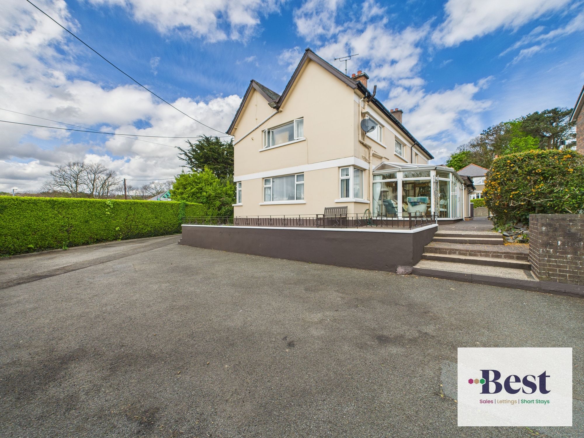 5 bedroom detached house For Sale in Larne - Photograph 6.