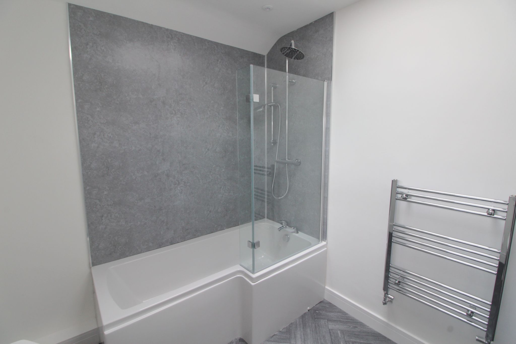 1 bedroom apartment flat/apartment Let in Wigan - Photograph 11.