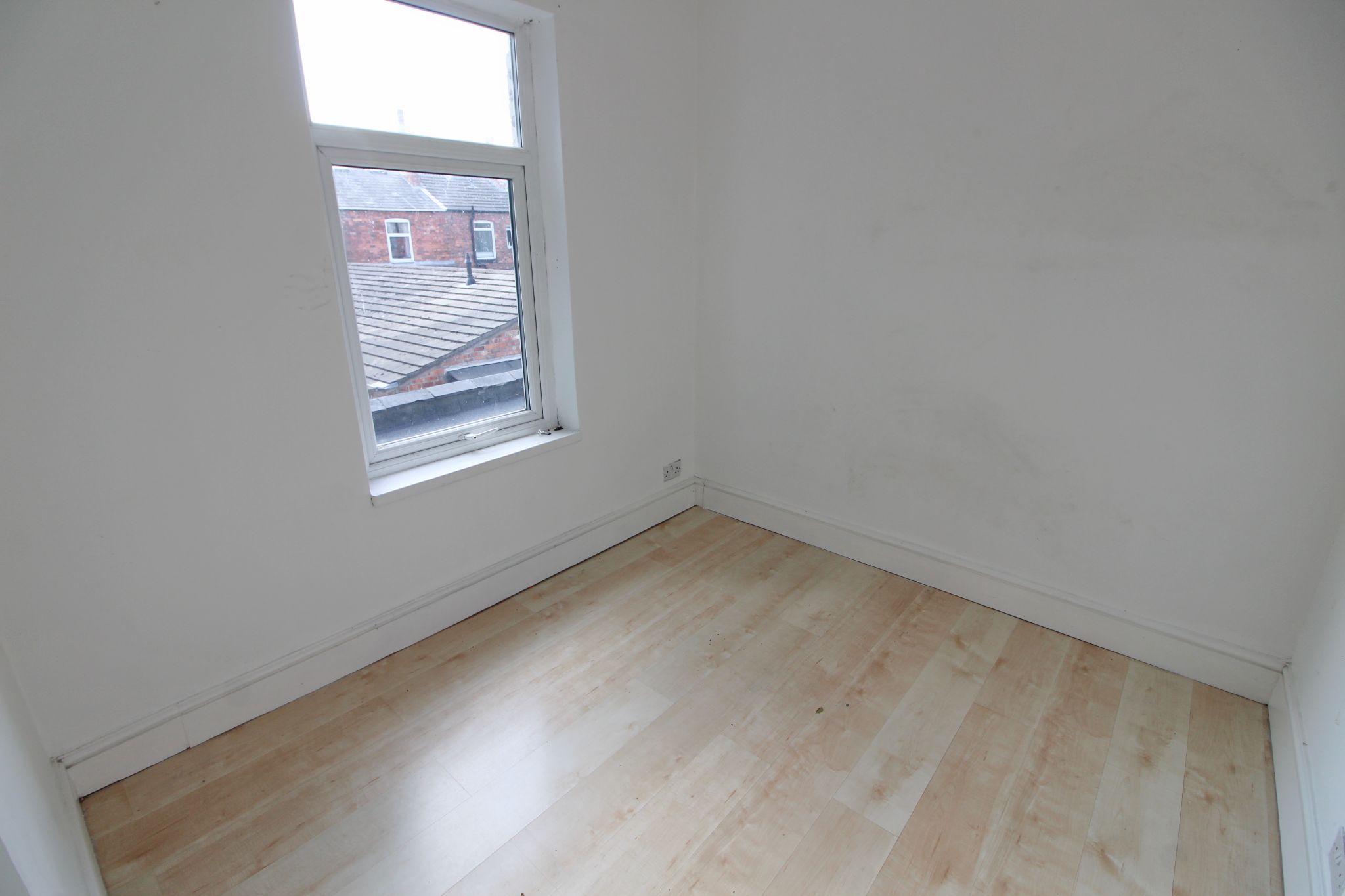 2 bedroom end terraced house Let in Wigan - Photograph 9.