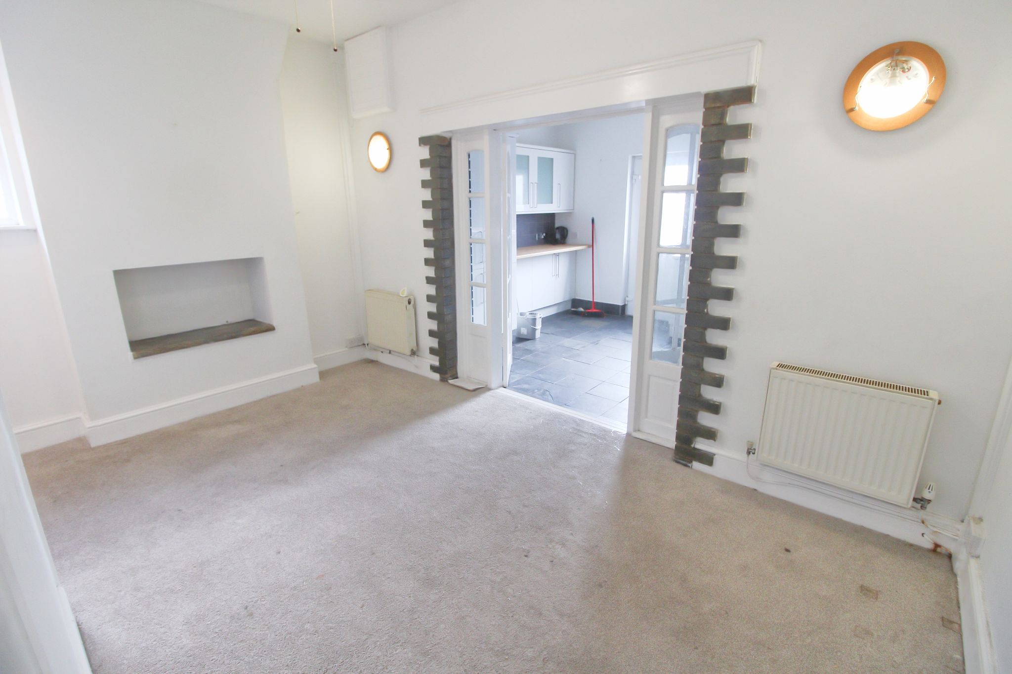 2 bedroom end terraced house Let in Wigan - Photograph 4.