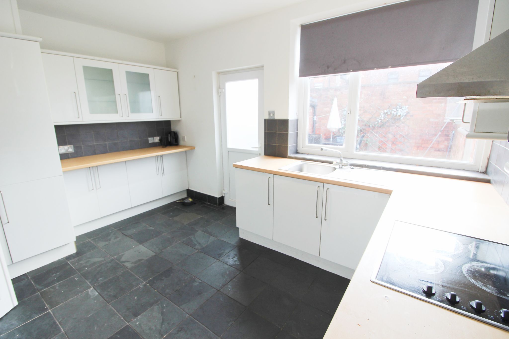2 bedroom end terraced house Let in Wigan - Photograph 7.
