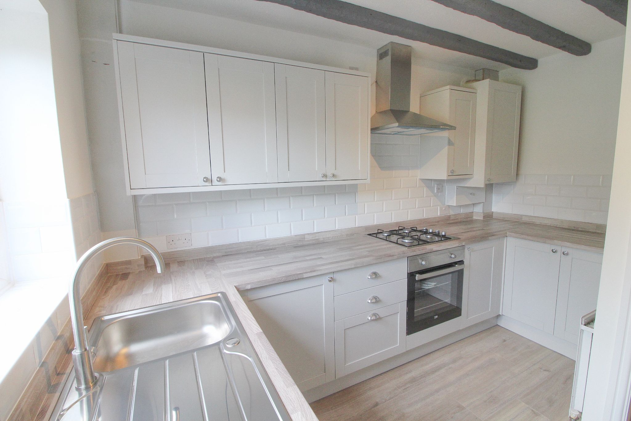 3 bedroom detached house Let in Wigan - Photograph 7.