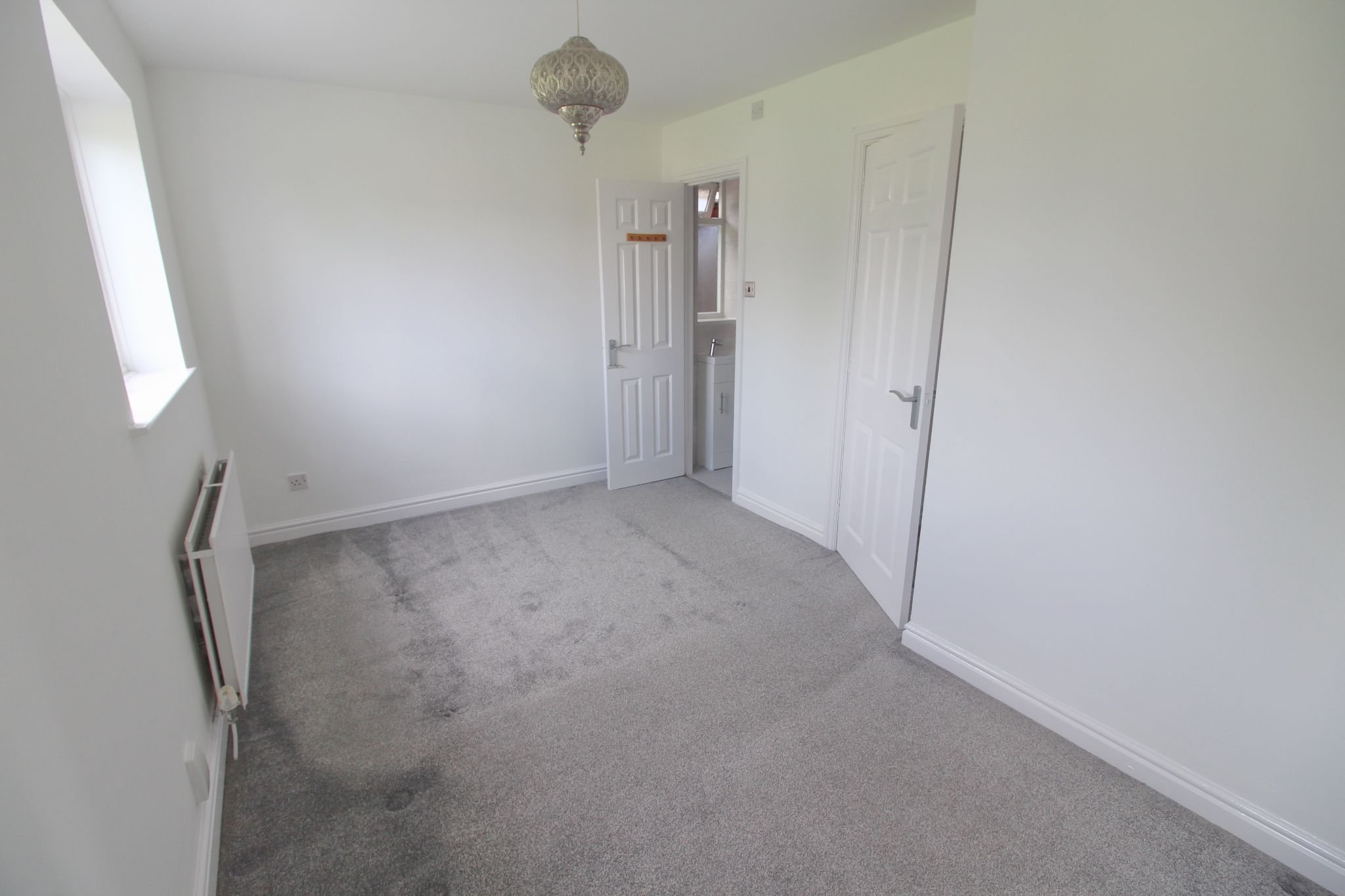 3 bedroom detached house Let in Wigan - Photograph 9.