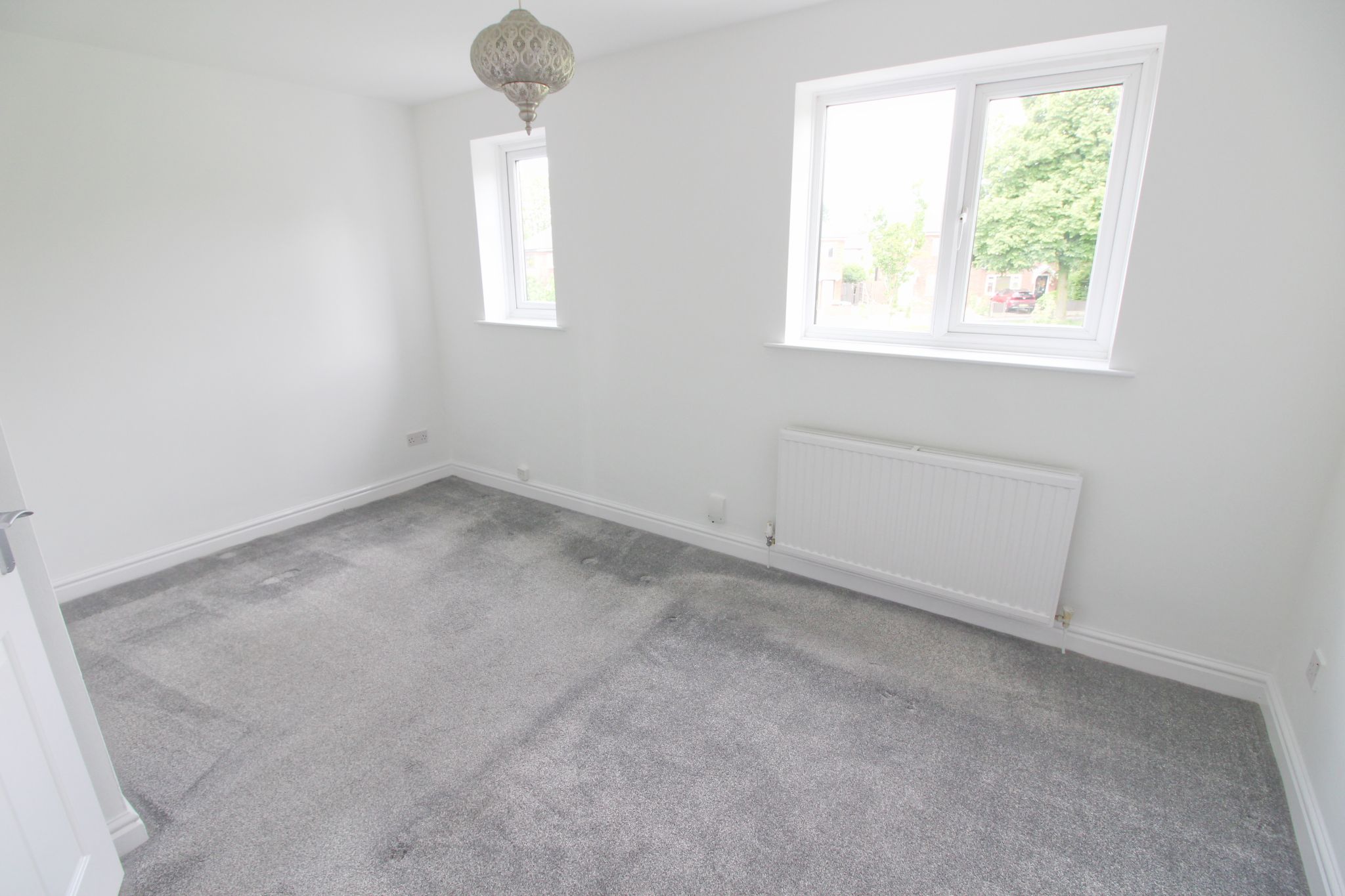 3 bedroom detached house Let in Wigan - Photograph 8.