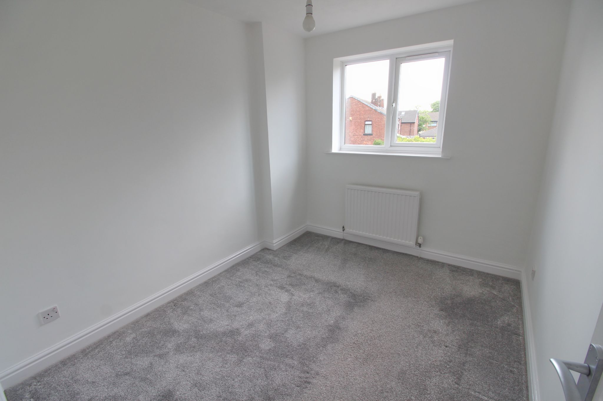 3 bedroom detached house Let in Wigan - Photograph 12.