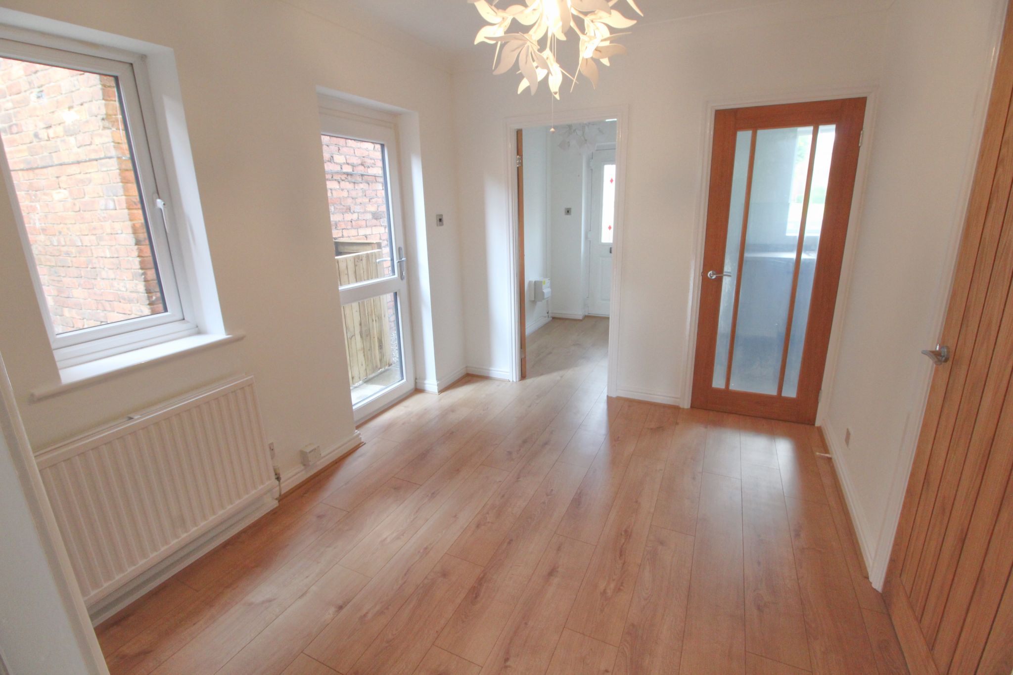3 bedroom detached house Let in Wigan - Photograph 3.