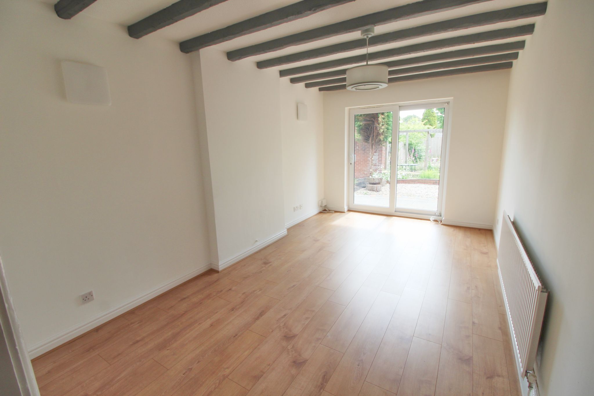 3 bedroom detached house Let in Wigan - Photograph 4.