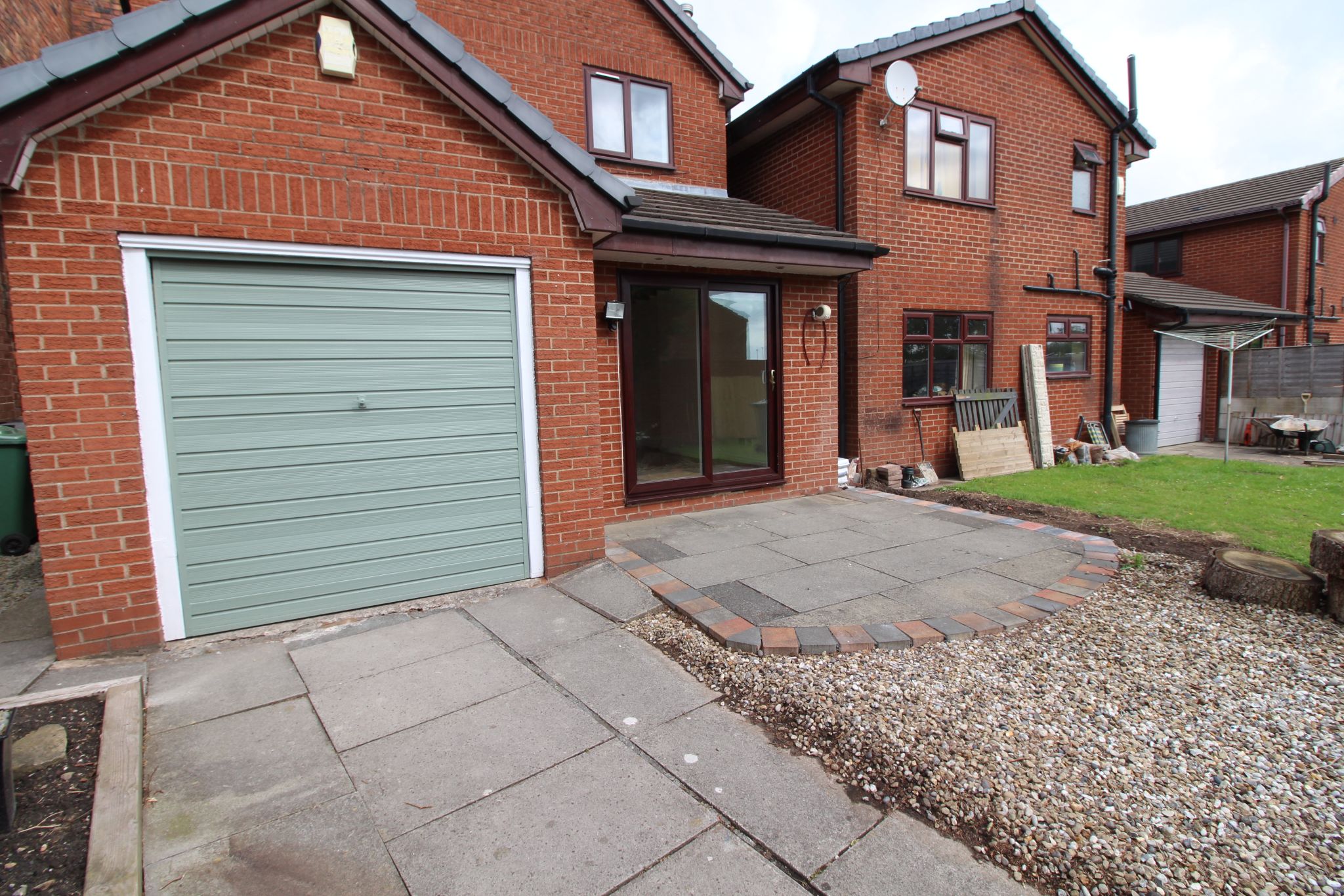 3 bedroom detached house Let in Wigan - Photograph 19.