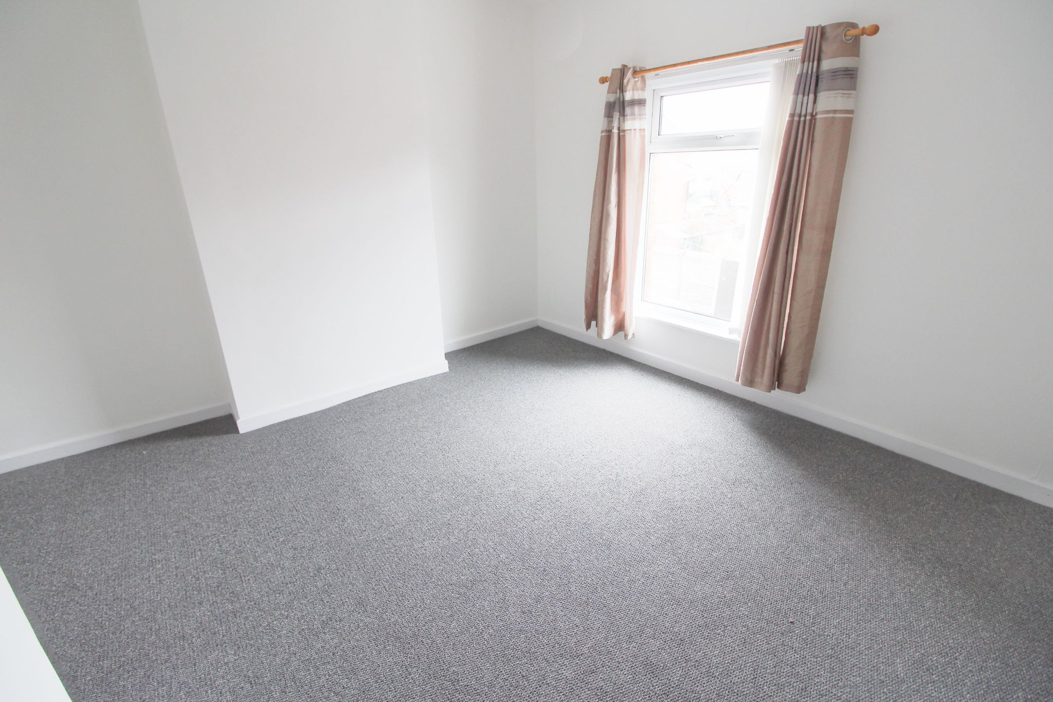 2 bedroom mid terraced house Let in Wigan - Bedroom 1.