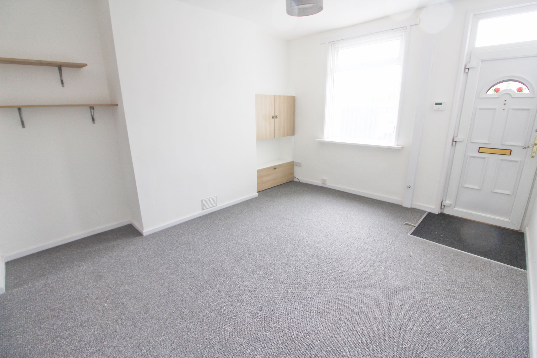 2 bedroom mid terraced house Let in Wigan - Lounge.