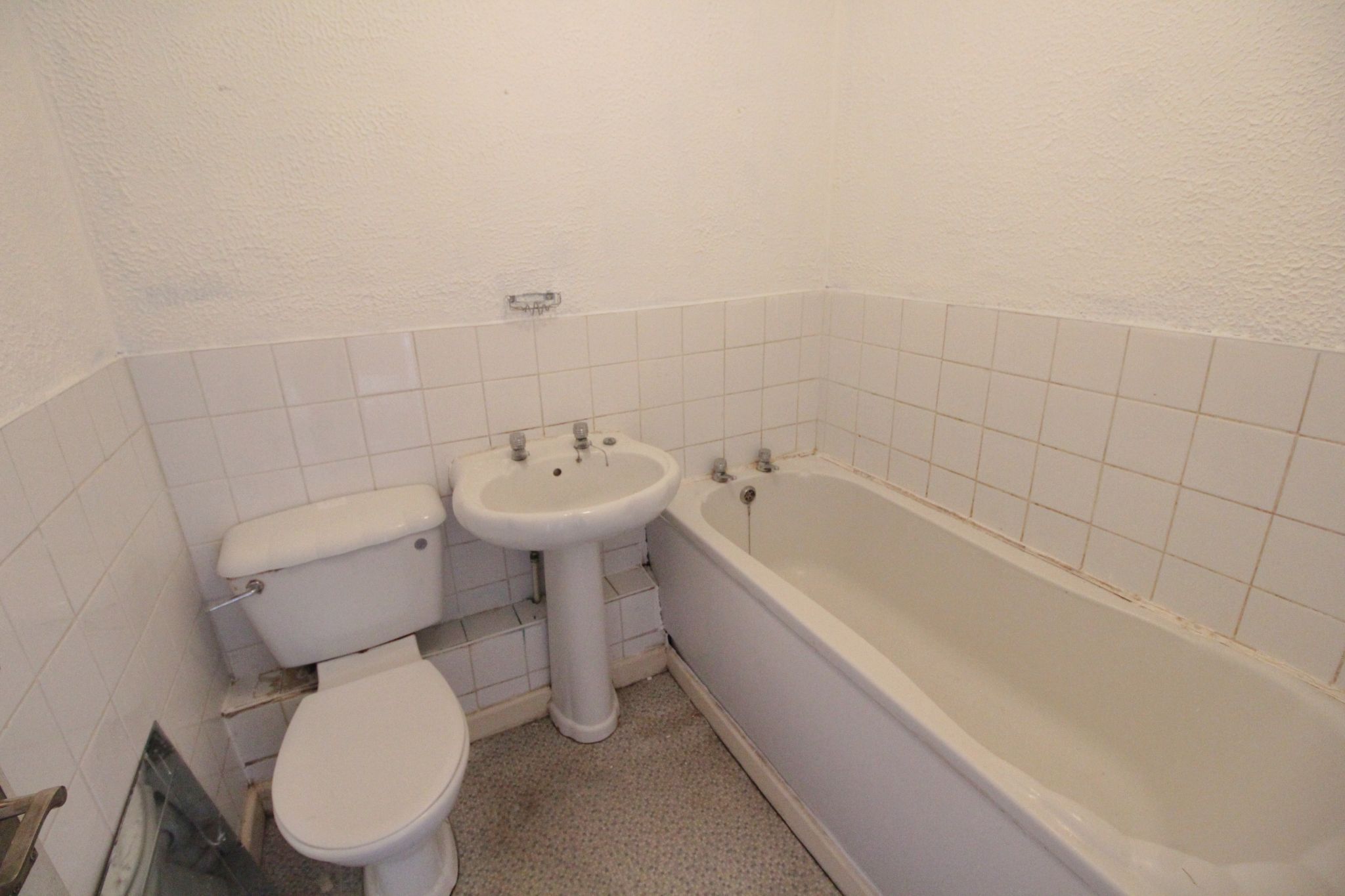 3 bedroom mid terraced house Let in Skelmersdale - Photograph 10.