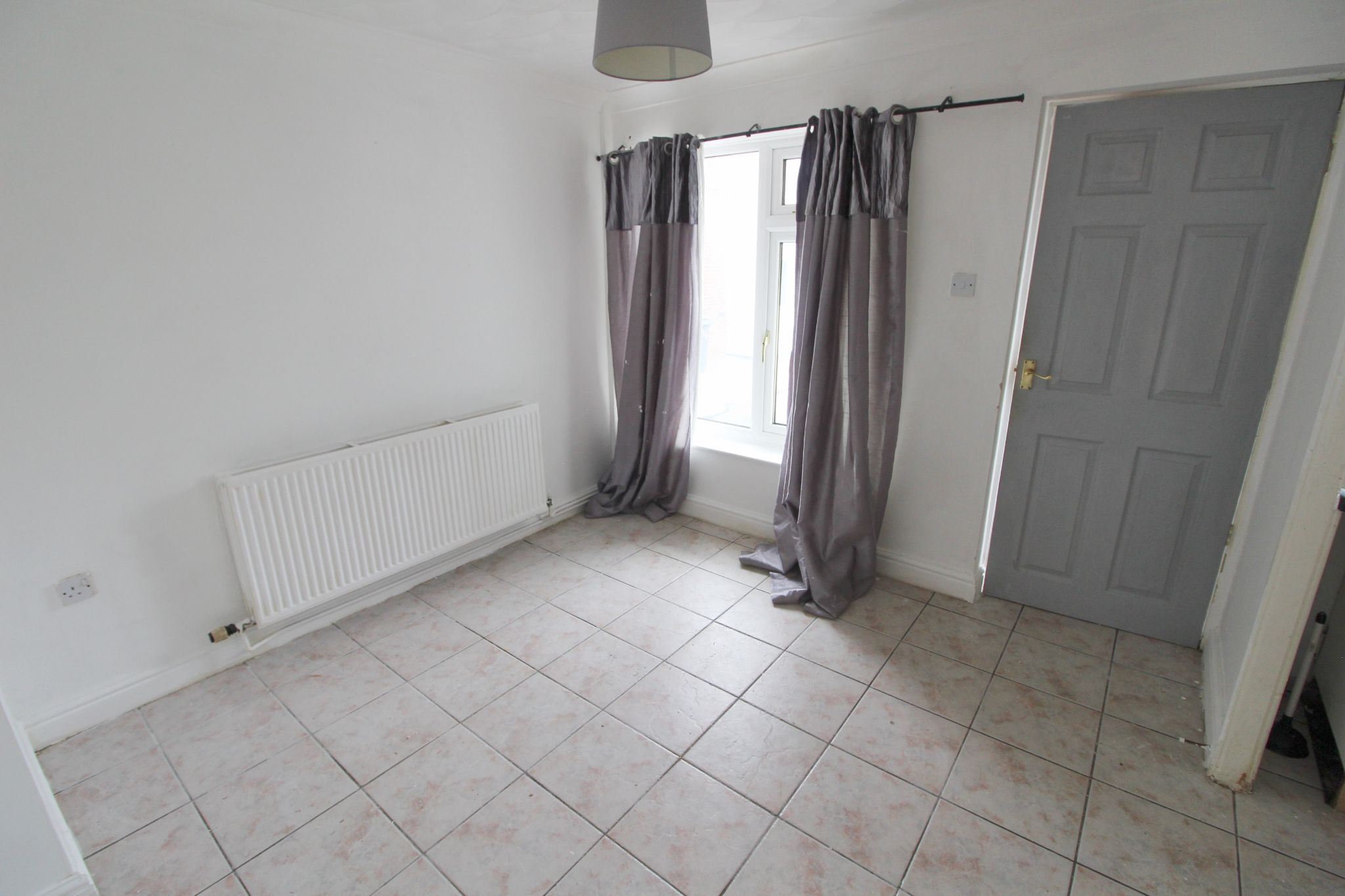 3 bedroom mid terraced house Let in Skelmersdale - Photograph 13.