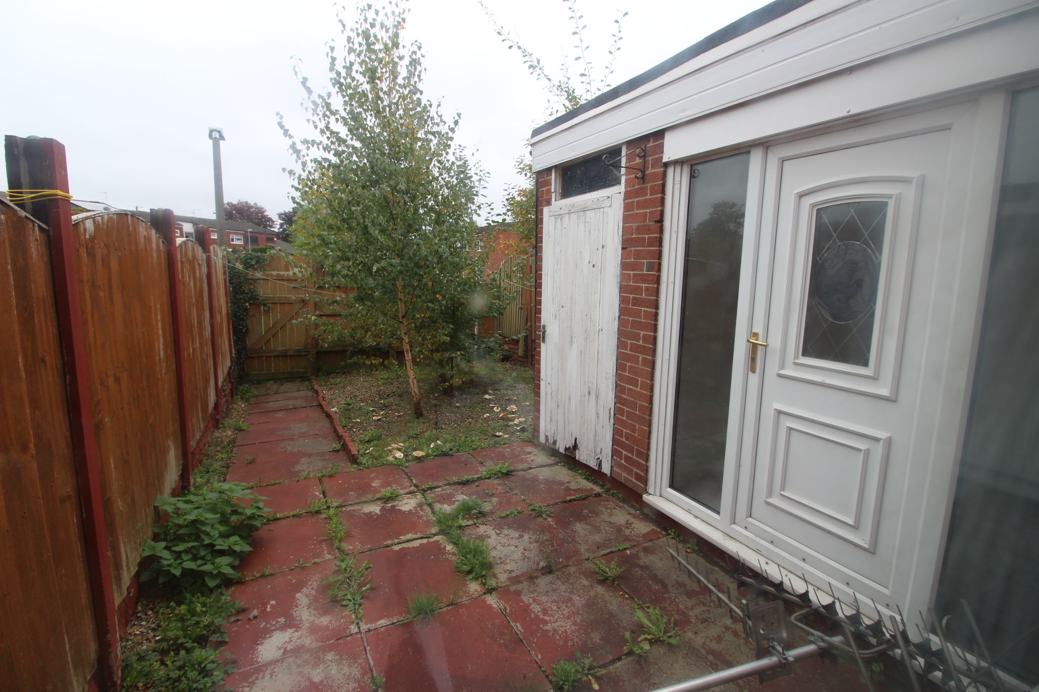 3 bedroom mid terraced house Let in Skelmersdale - Photograph 15.