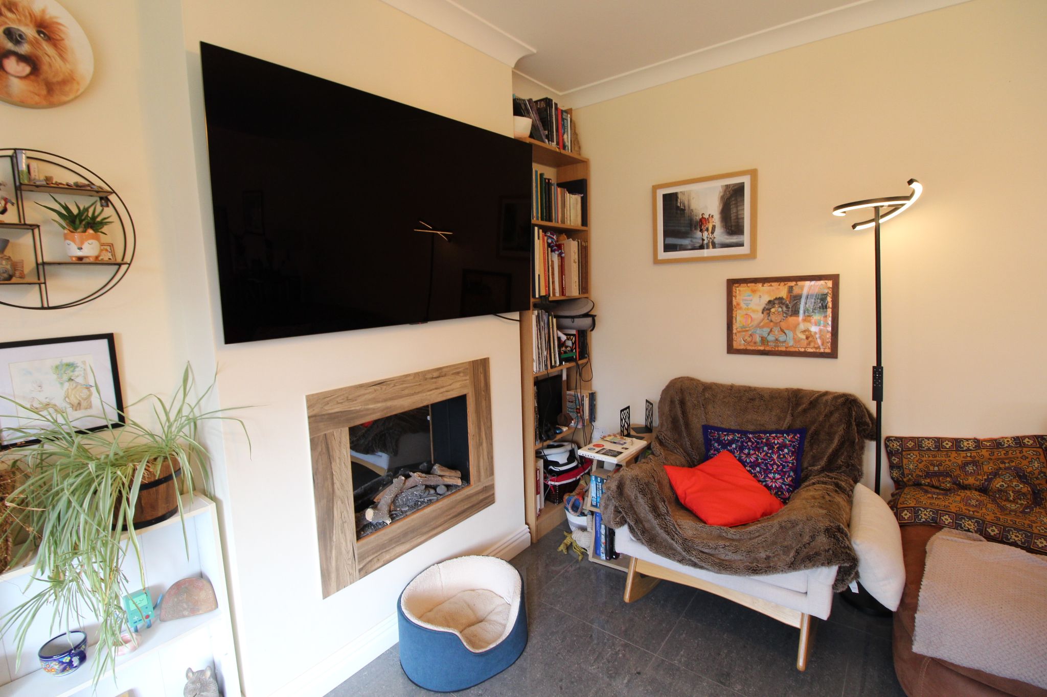 3 bedroom detached bungalow Let in Wigan - Photograph 7.