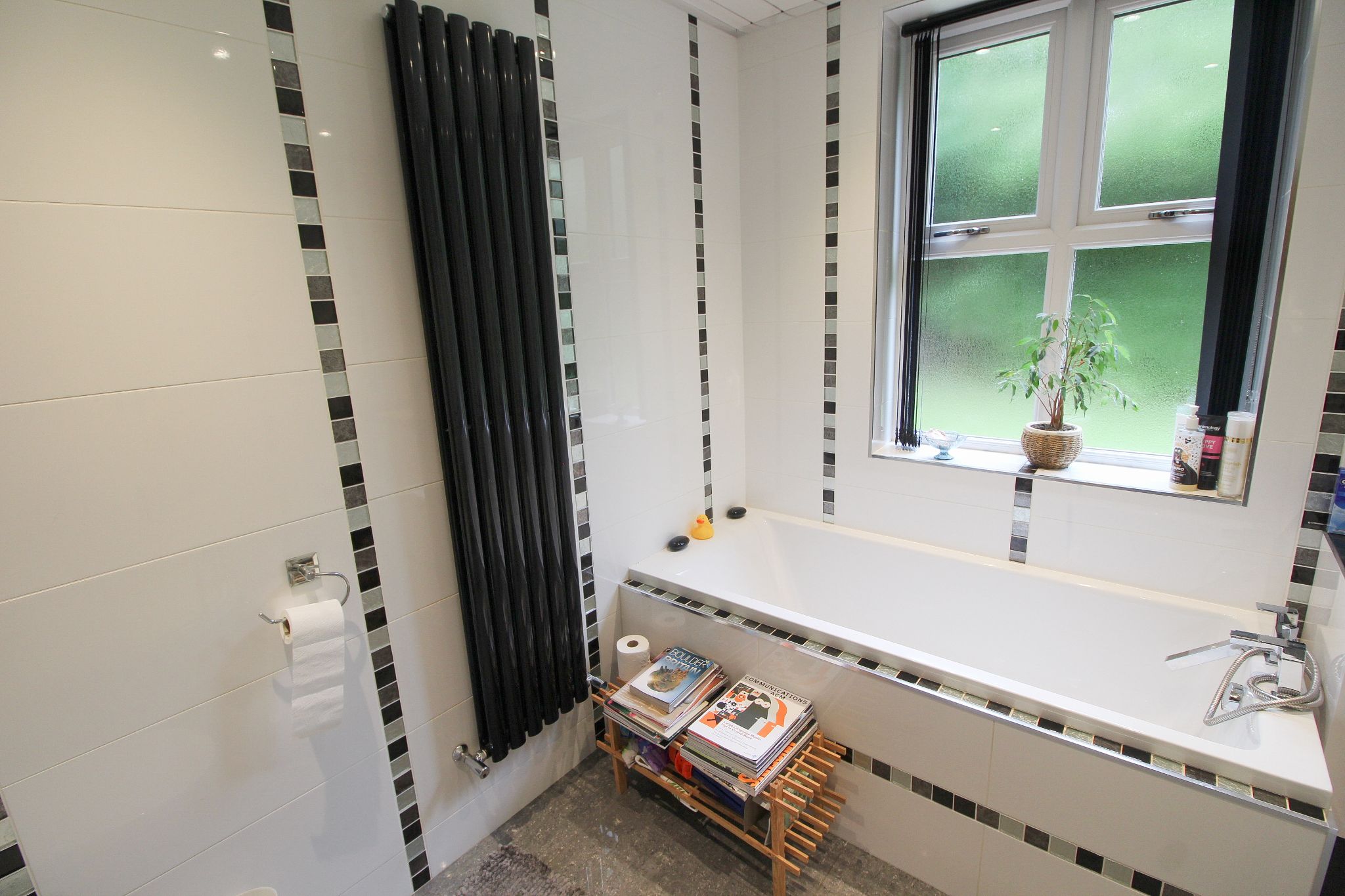 3 bedroom detached bungalow Let in Wigan - Photograph 18.