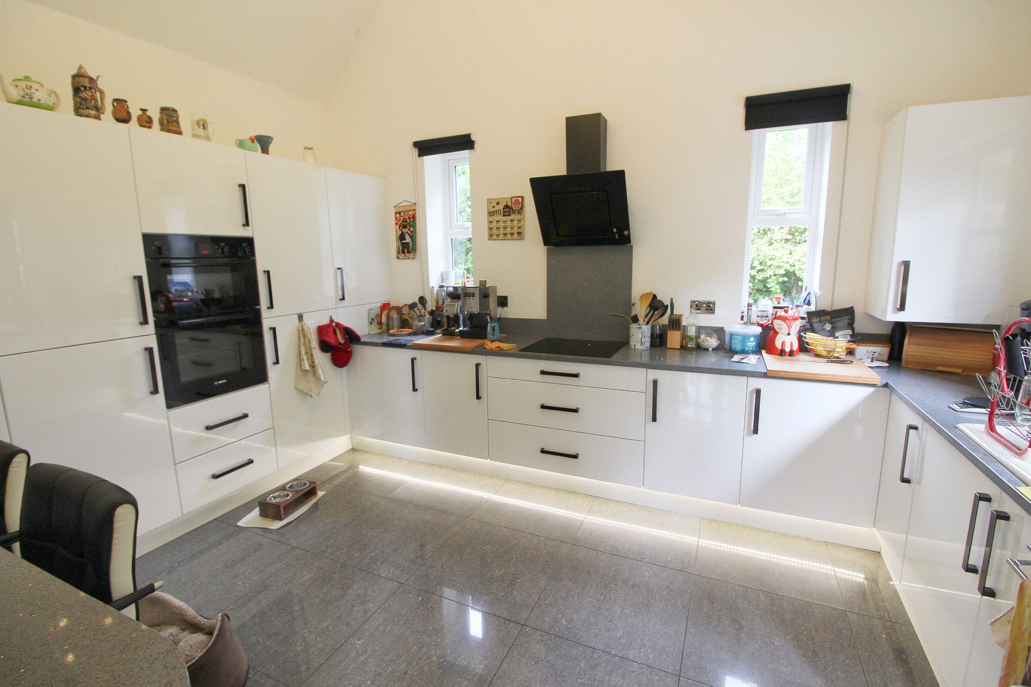 3 bedroom detached bungalow Let in Wigan - Photograph 8.