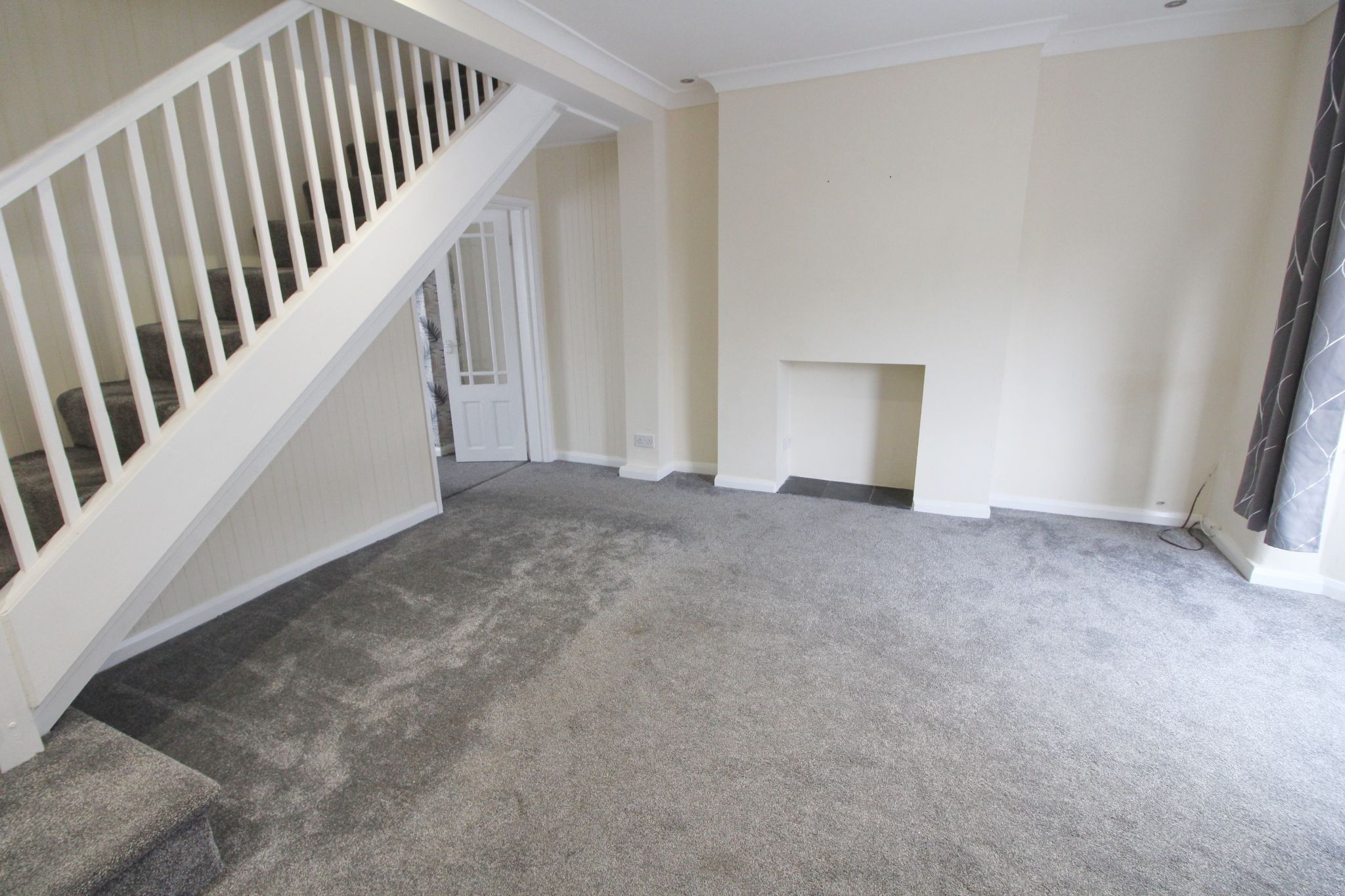2 bedroom end terraced house Let in Wigan - Photograph 4.