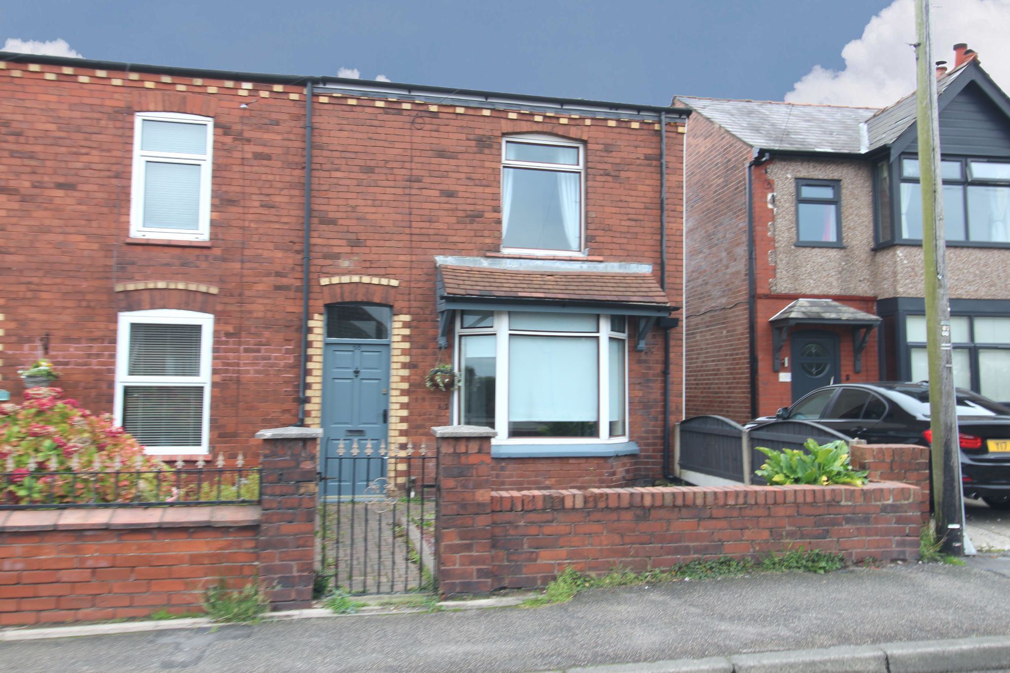 2 bedroom end terraced house Let in Wigan - Photograph 1.