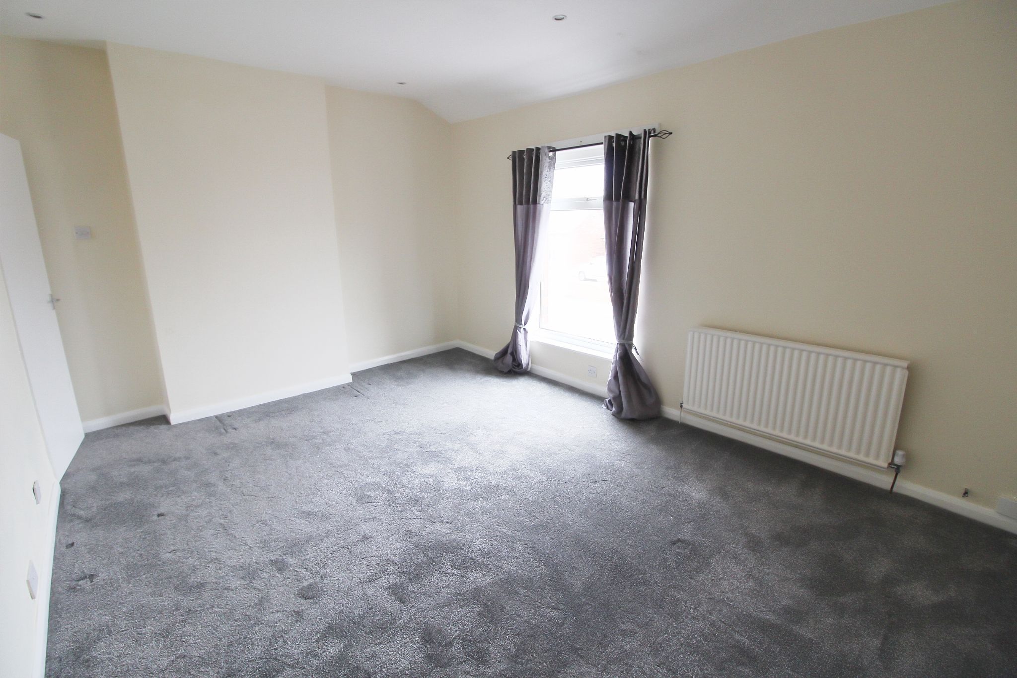2 bedroom end terraced house Let in Wigan - Photograph 11.