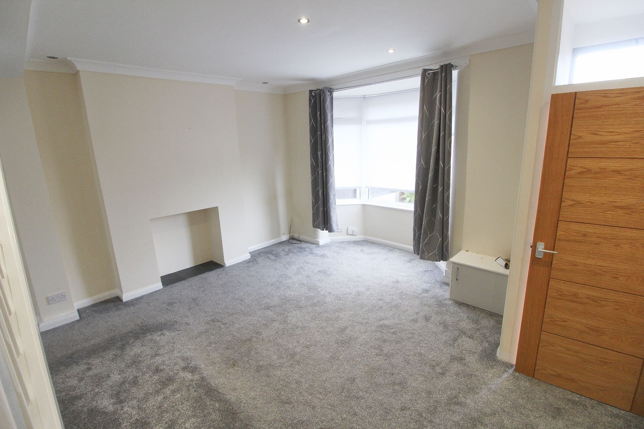 2 bedroom end terraced house Let in Wigan - Photograph 3.