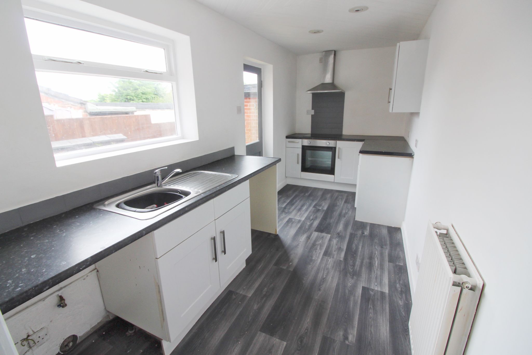 2 bedroom end terraced house Let in Wigan - Photograph 7.