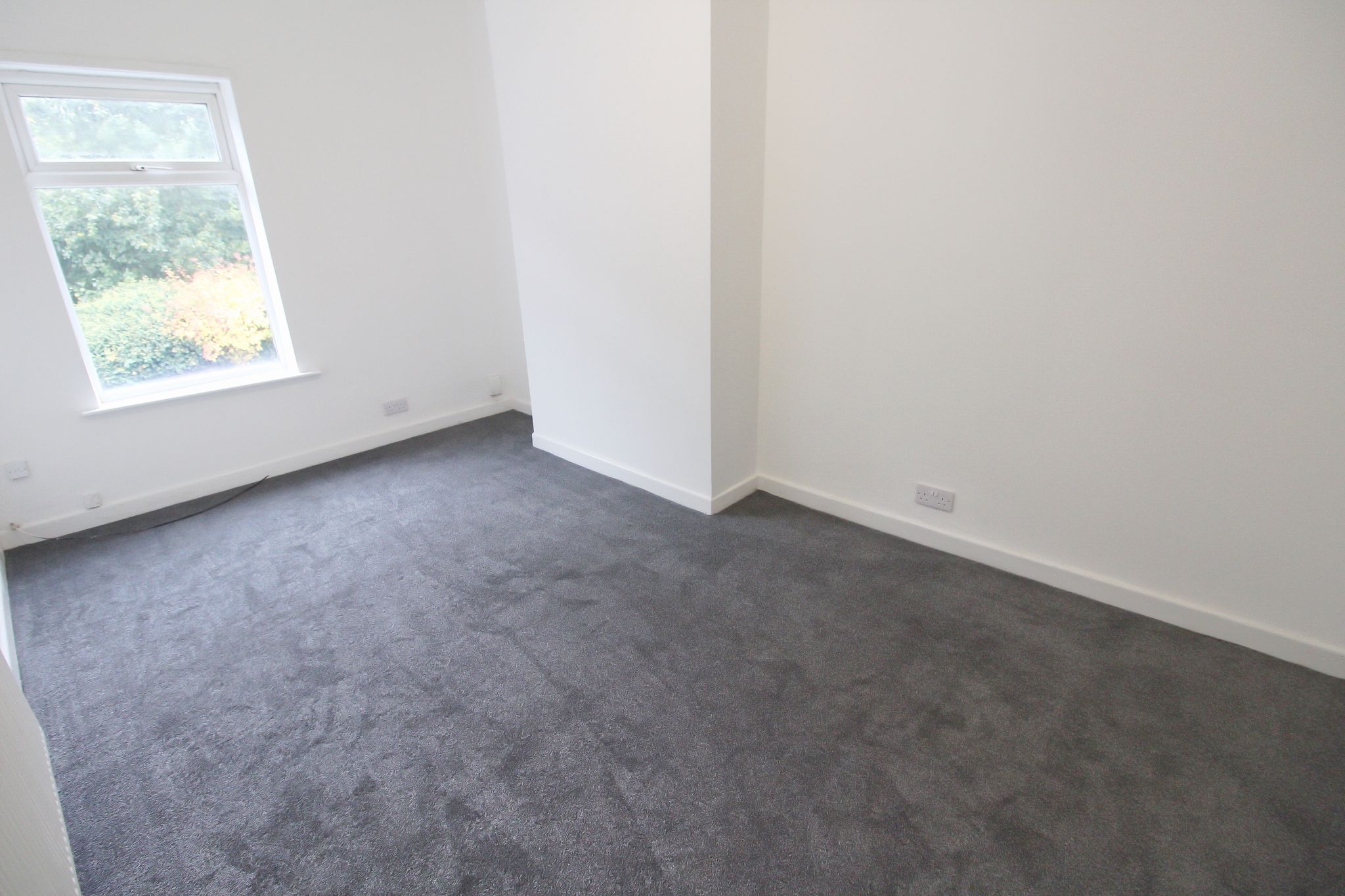 3 bedroom mid terraced house Let in Wigan - Photograph 6.
