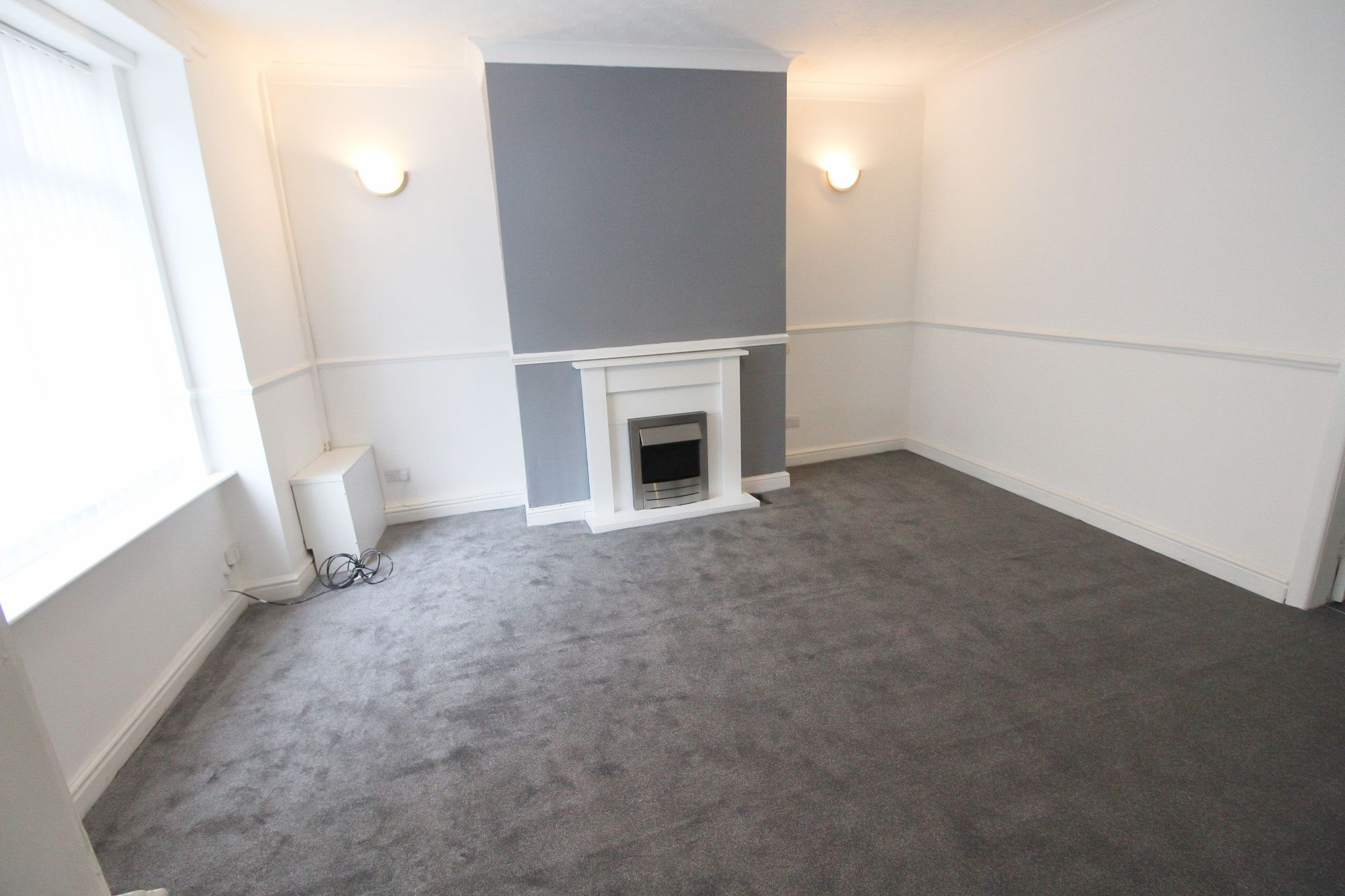 3 bedroom mid terraced house Let in Wigan - Photograph 2.