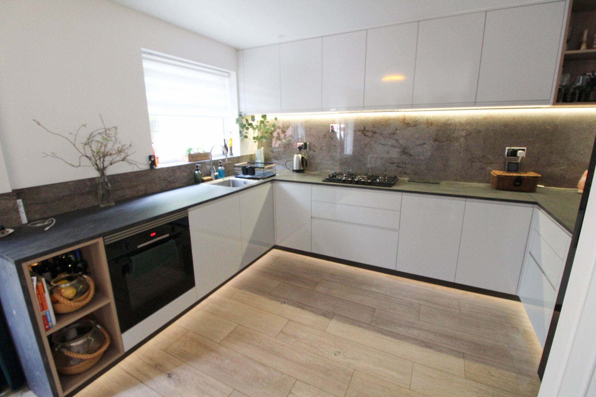3 bedroom semi-detached house Let Agreed in Wigan - Photograph 9.