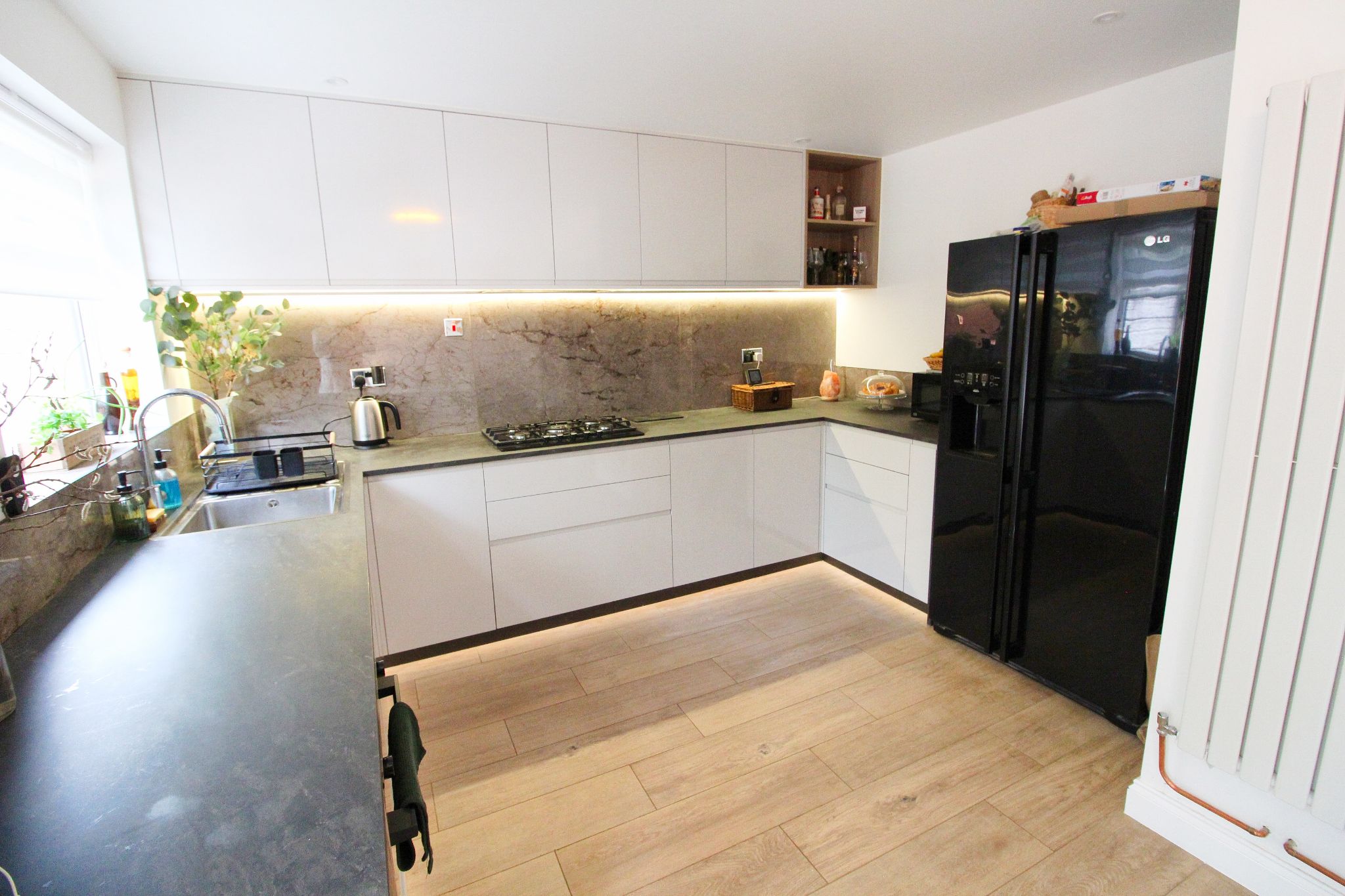 3 bedroom semi-detached house Let Agreed in Wigan - Photograph 8.