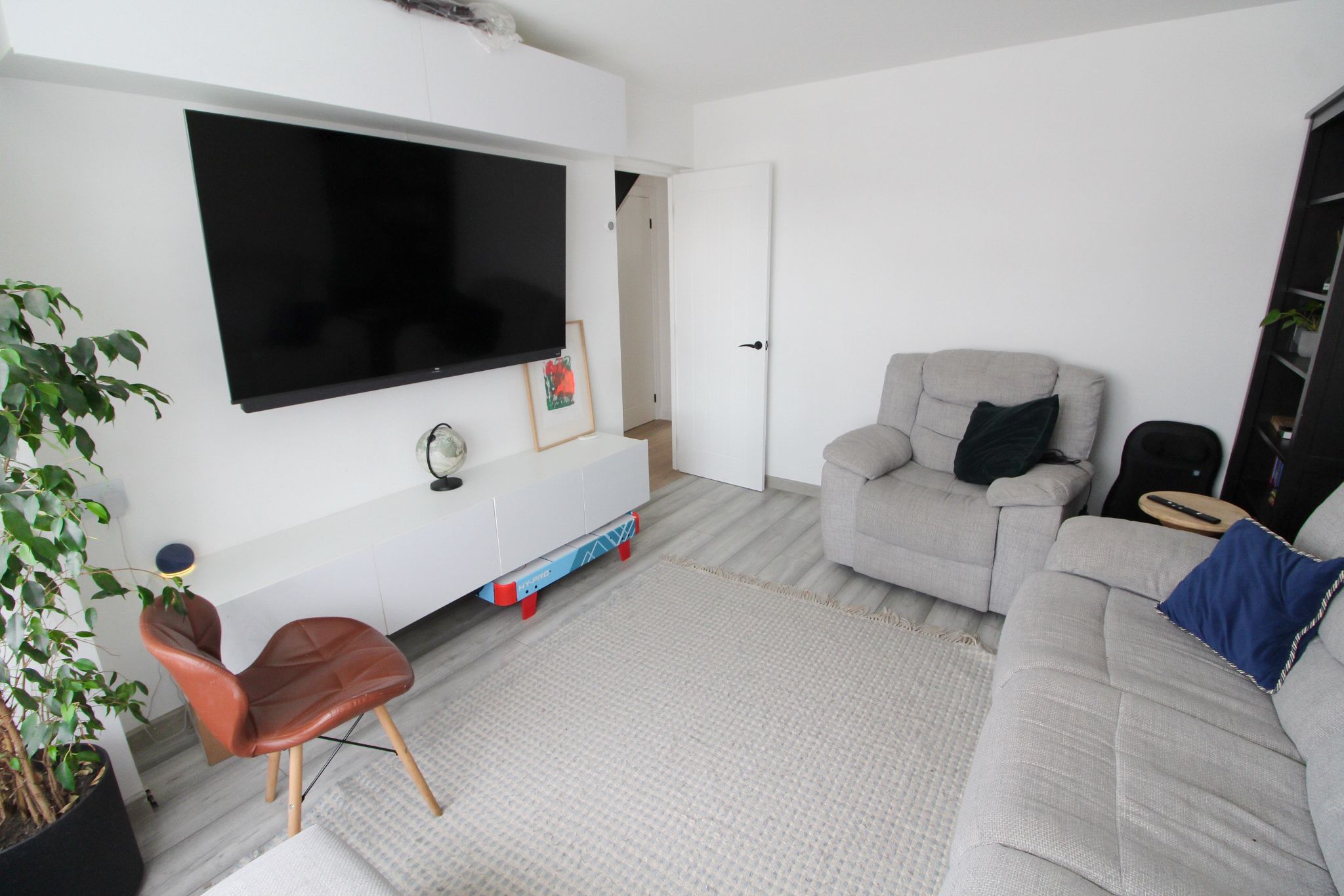 3 bedroom semi-detached house Let Agreed in Wigan - Photograph 5.