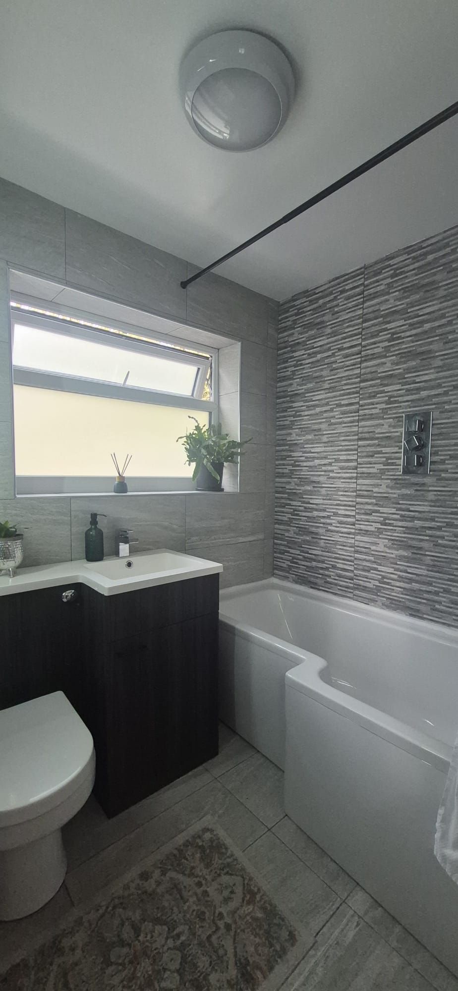 3 bedroom semi-detached house Let Agreed in Wigan - Photograph 28.