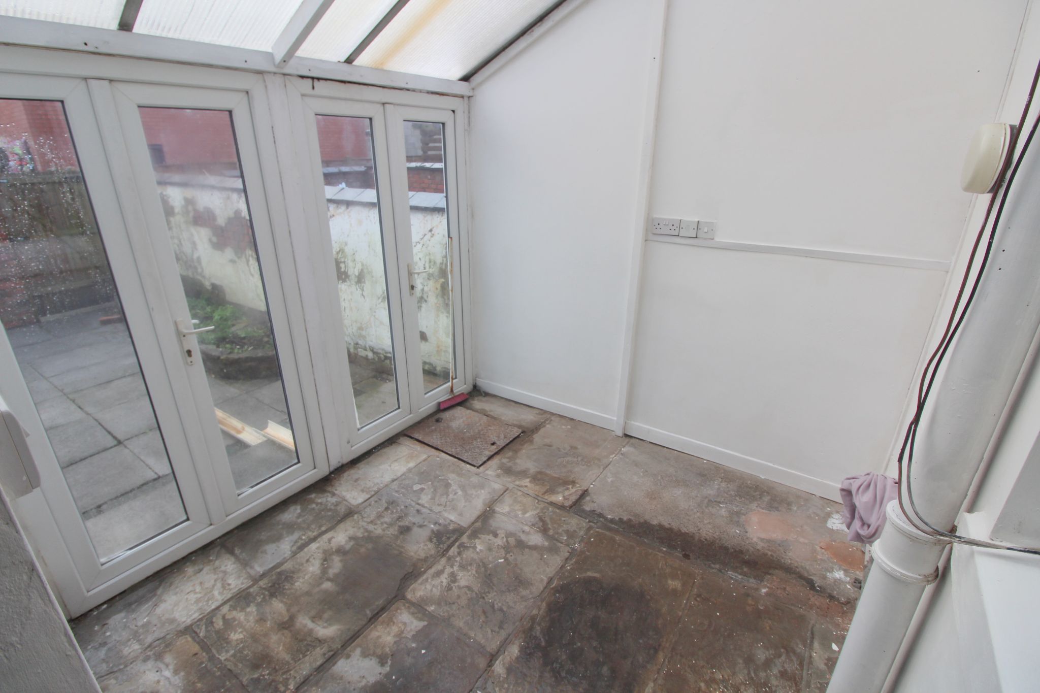 2 bedroom mid terraced house SSTC in Wigan - Photograph 8.