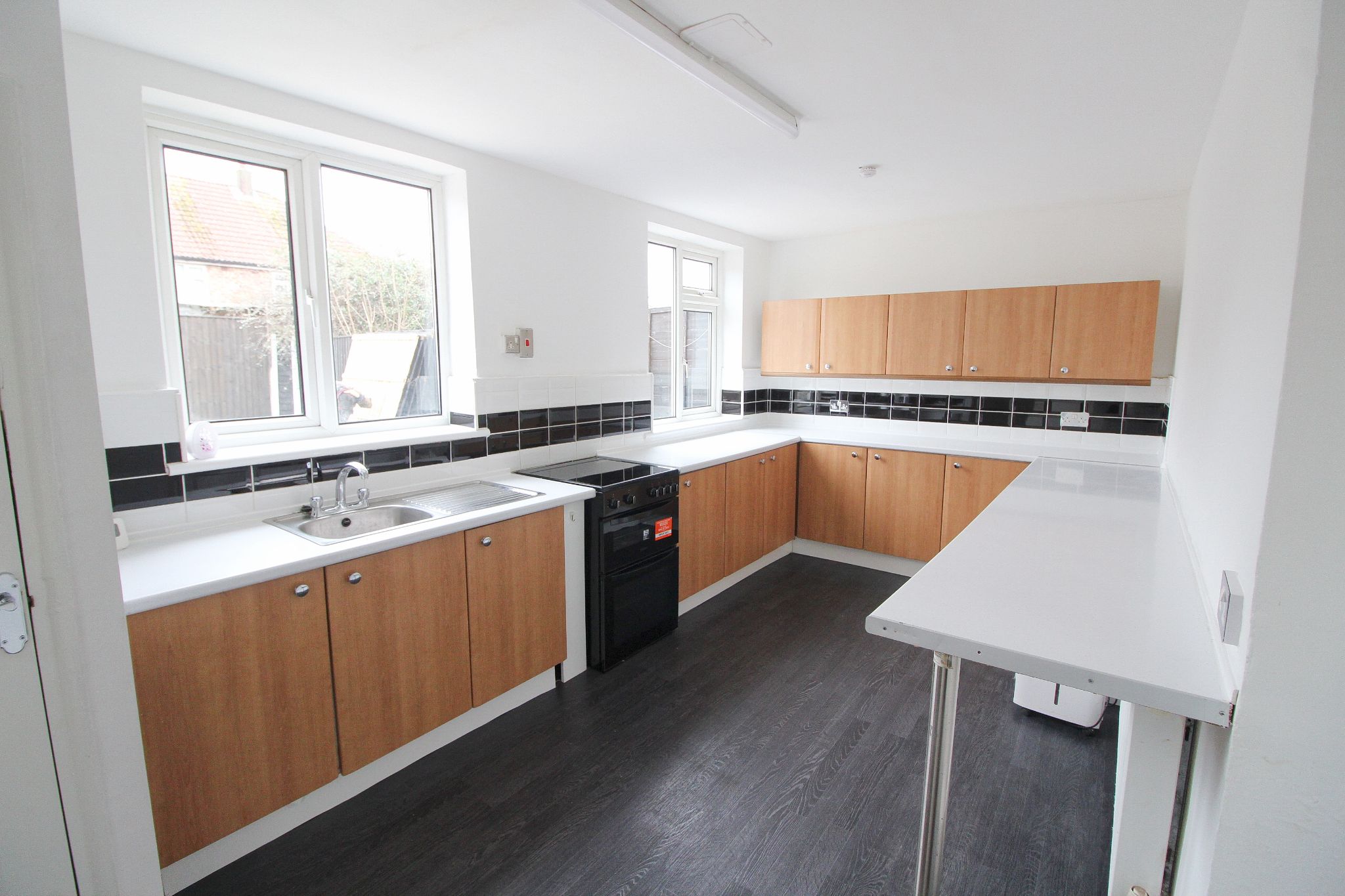 2 bedroom semi-detached house Let in Wigan - Photograph 5.